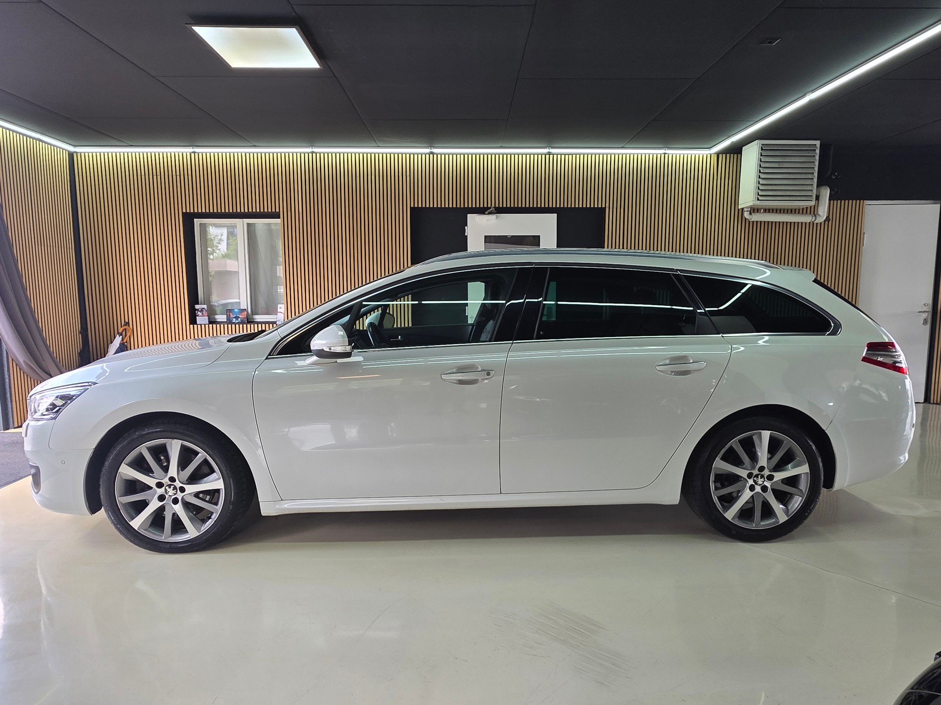 PEUGEOT 508 SW 2.0 BlueHDi Allure Automatic-showroom-element-3