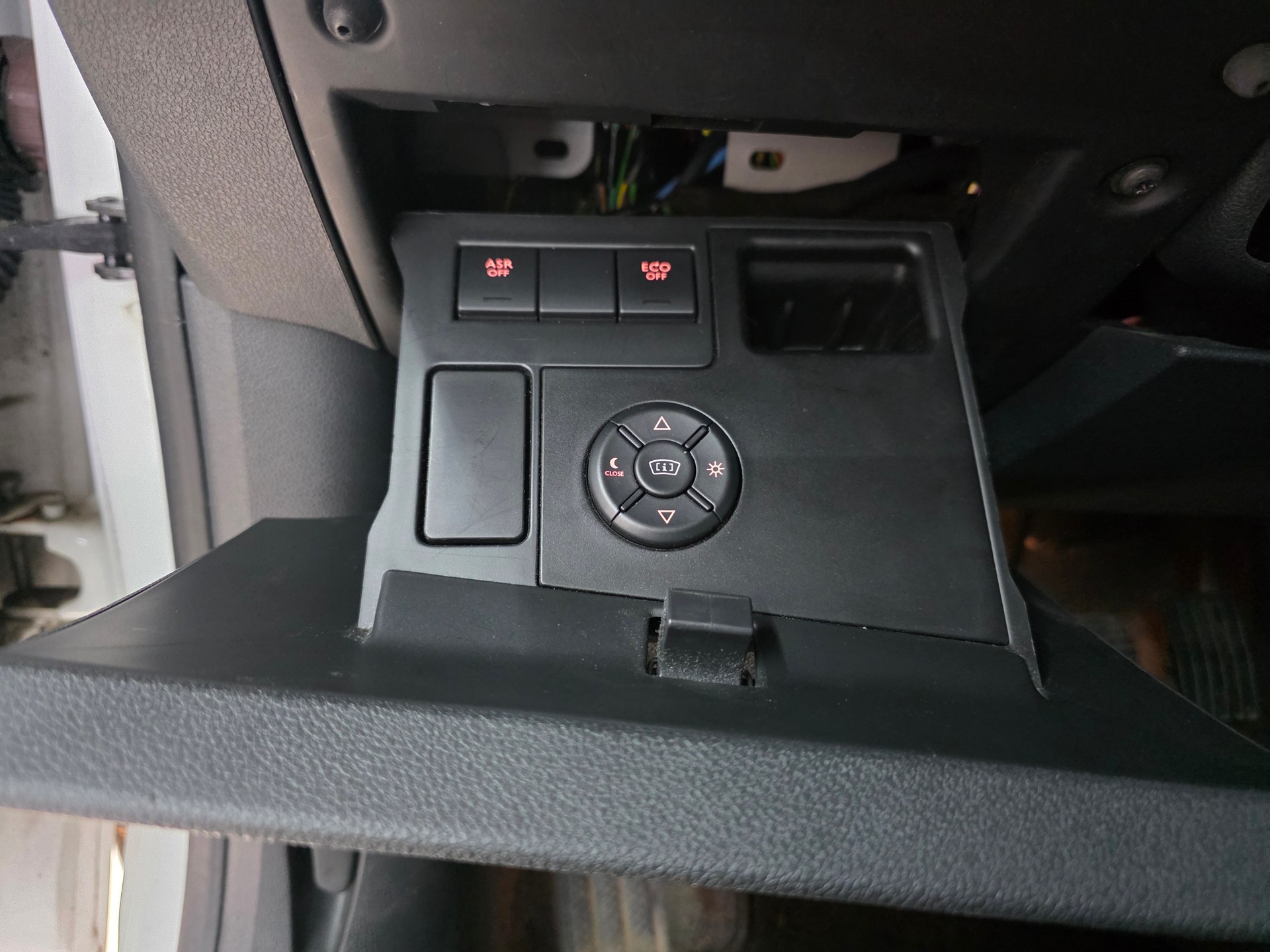PEUGEOT 508 SW 2.0 BlueHDi Allure Automatic-image-15