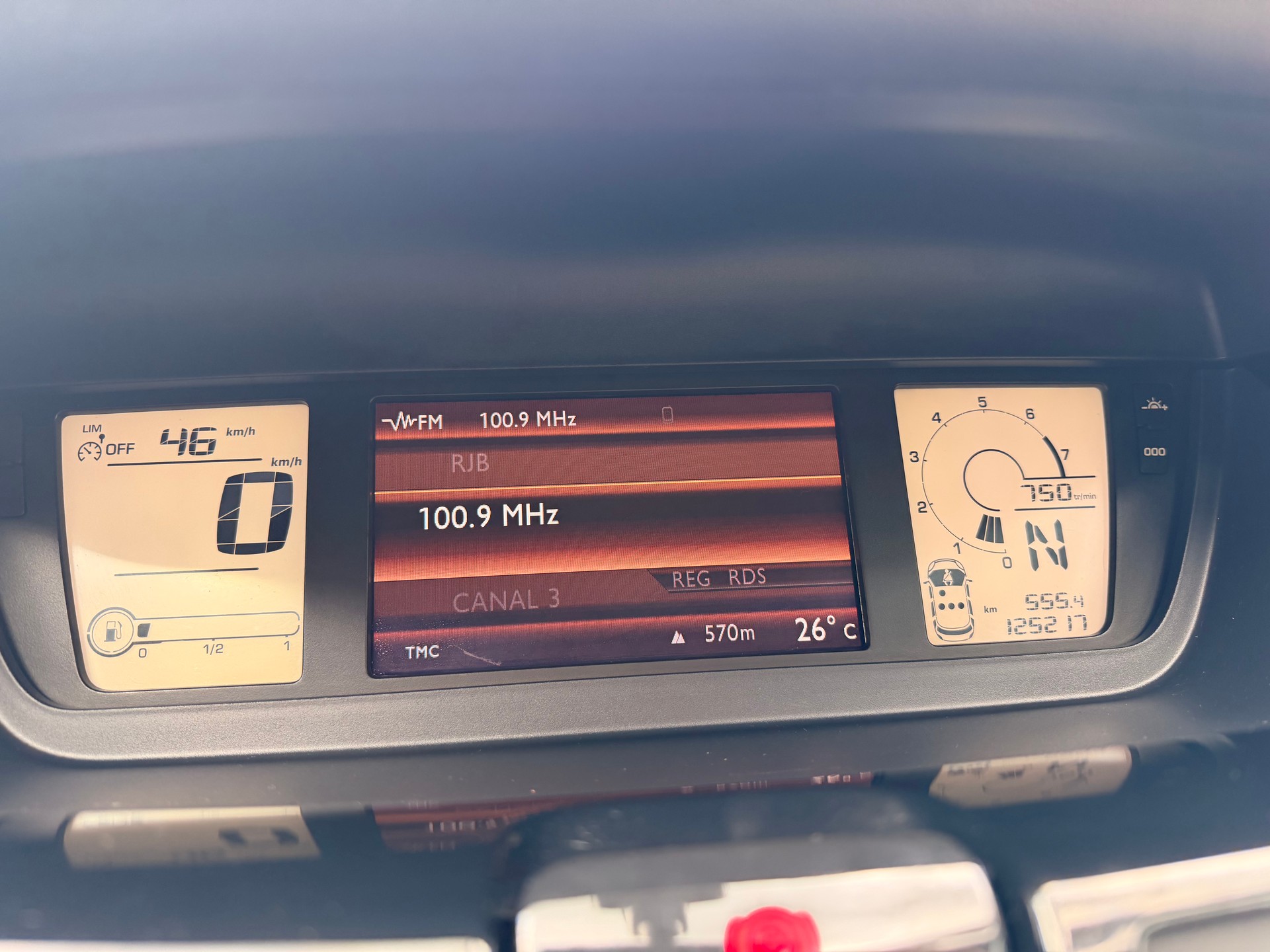 CITROEN C4 Picasso 1.6i 16V THP Exclusive EGS6-image-28