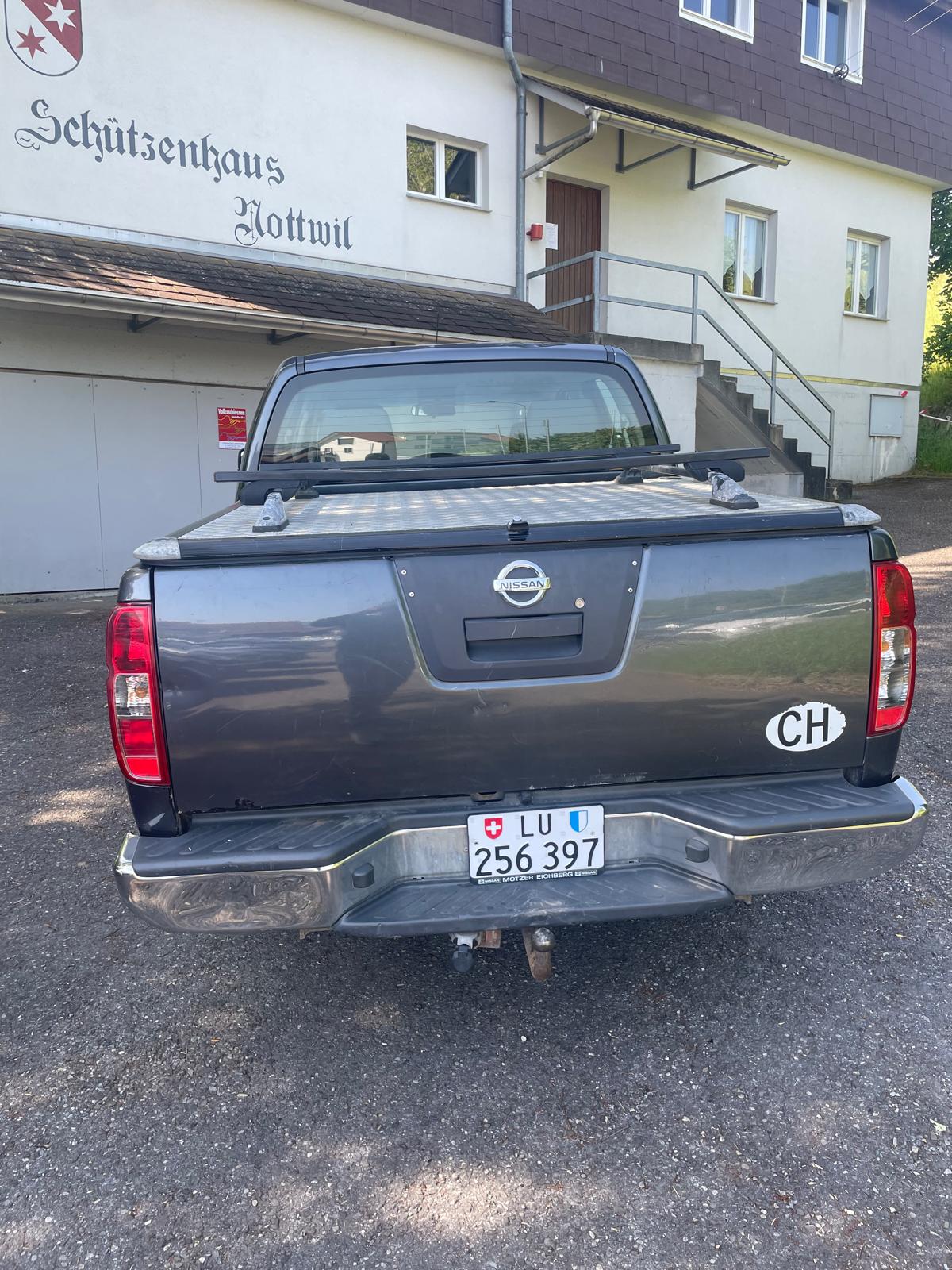 NISSAN Navara Double Cab LE 2.5 dCi 4WD LB Automat-image-4