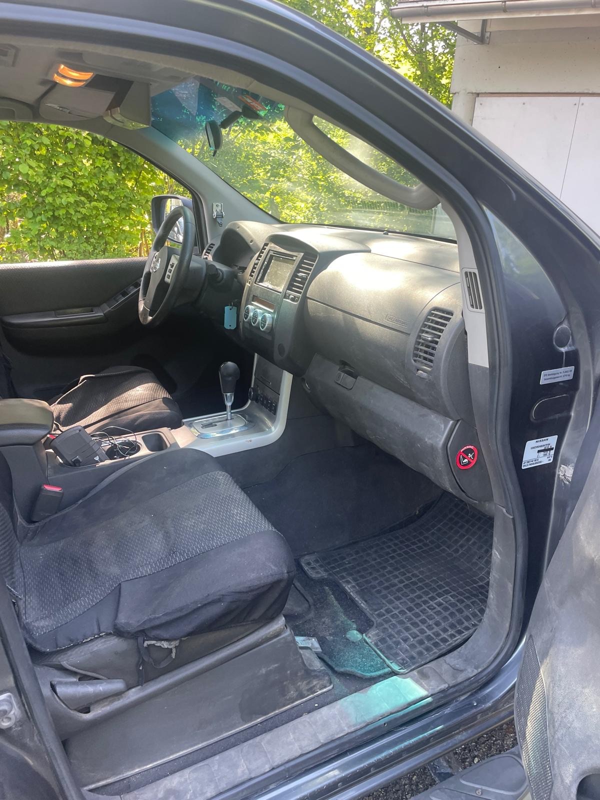 NISSAN Navara Double Cab LE 2.5 dCi 4WD LB Automat-image-8