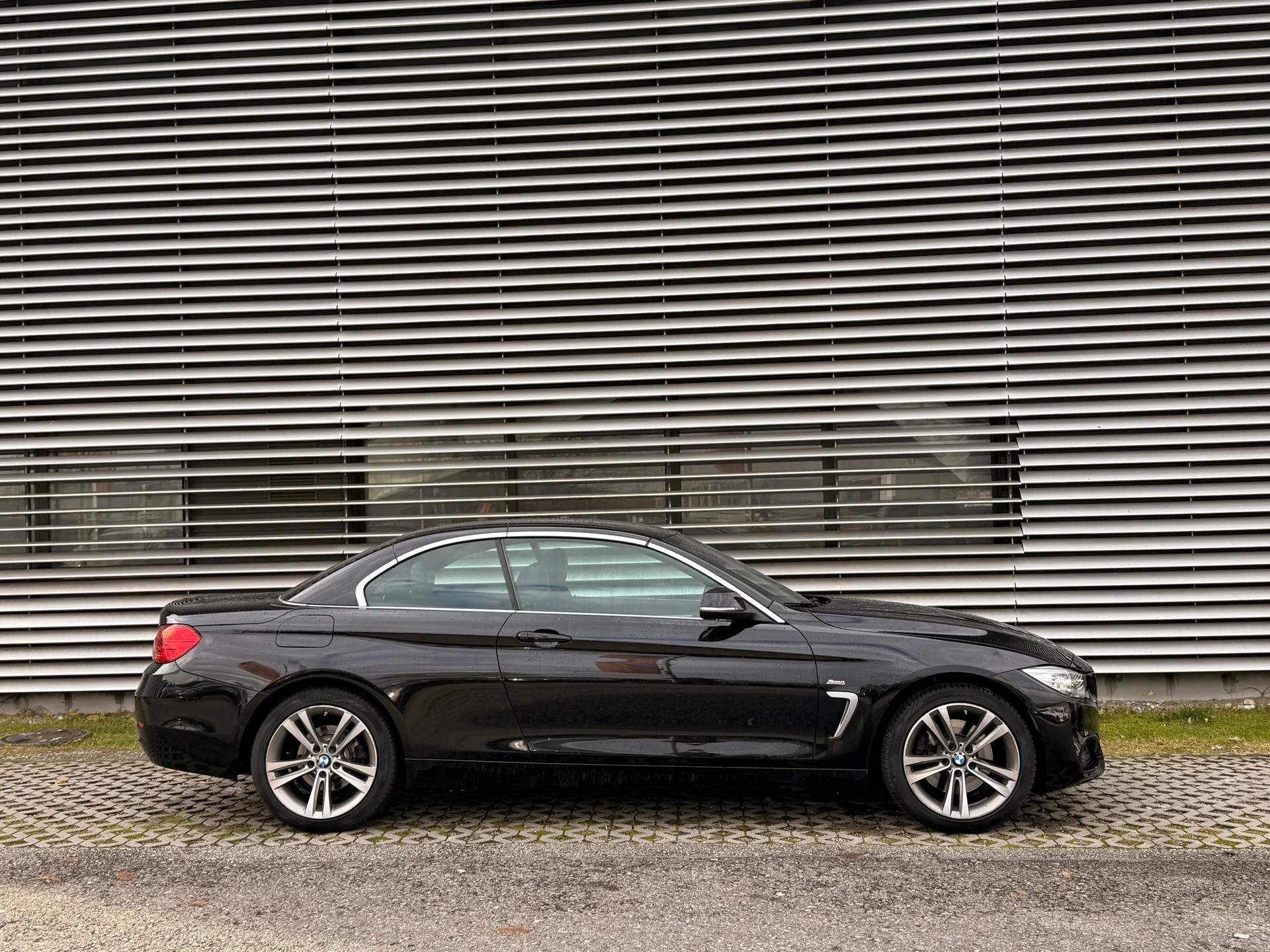 BMW 430i Cabriolet xDrive M Sport Steptronic-image-2