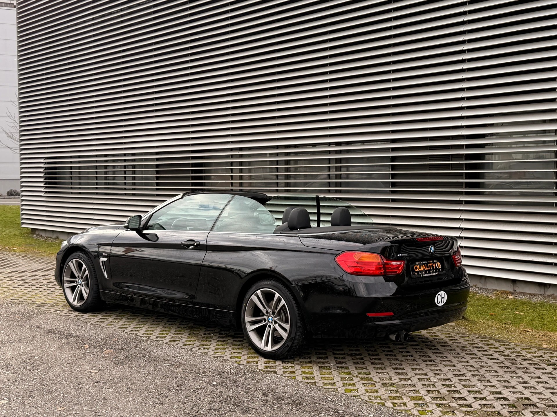 BMW 430i Cabriolet xDrive M Sport Steptronic-image-3