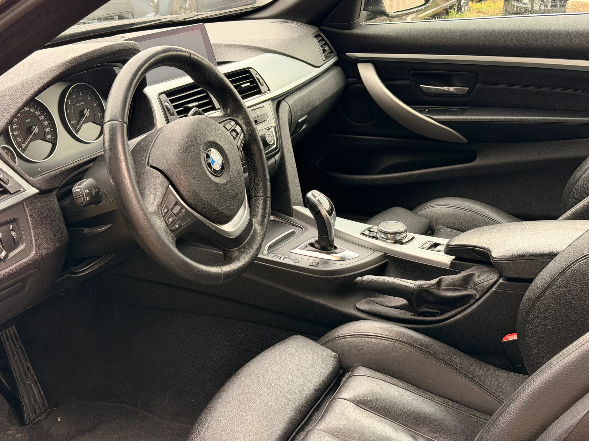 BMW 430i Cabriolet xDrive M Sport Steptronic-image-8