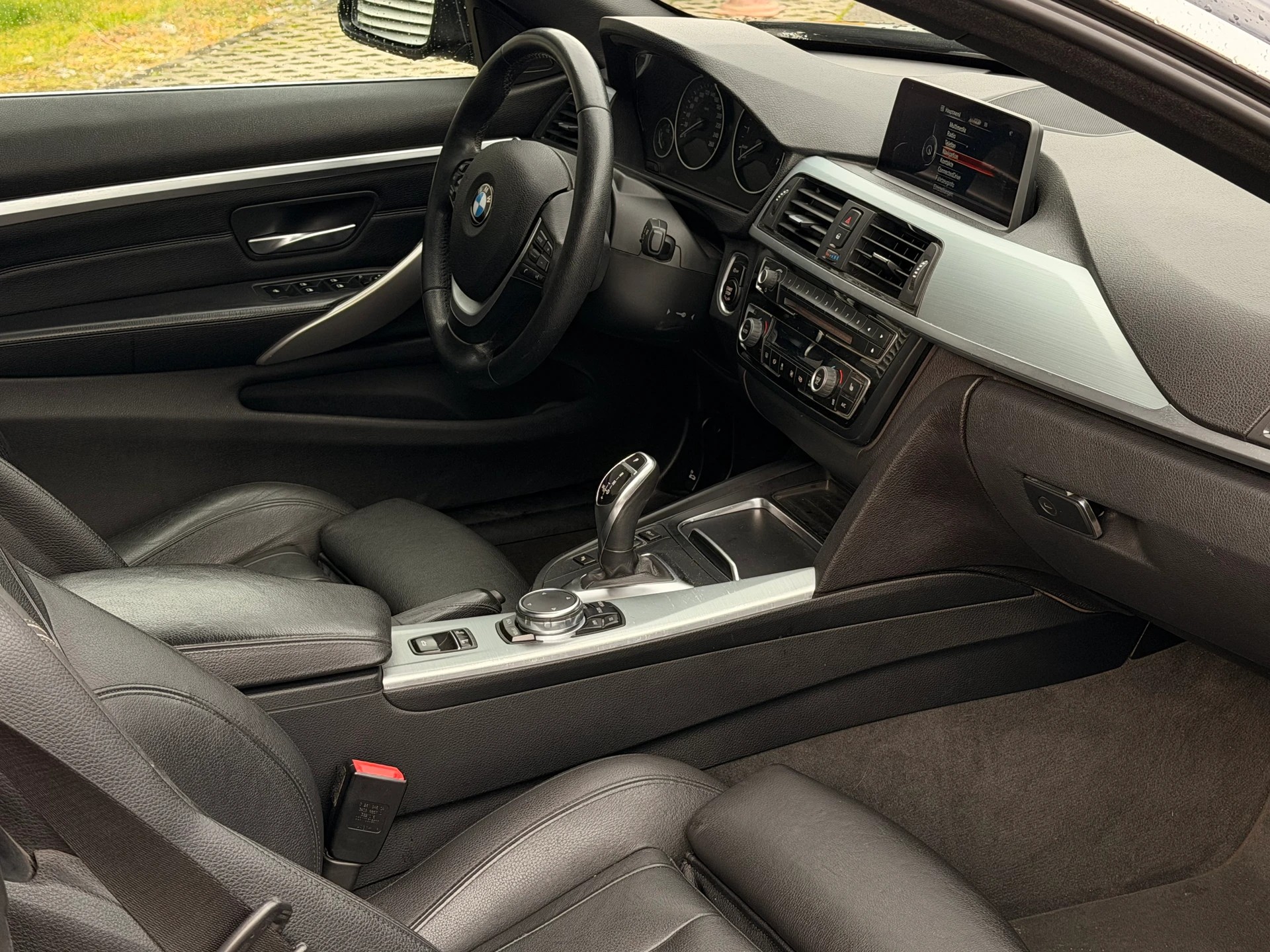 BMW 430i Cabriolet xDrive M Sport Steptronic-image-1