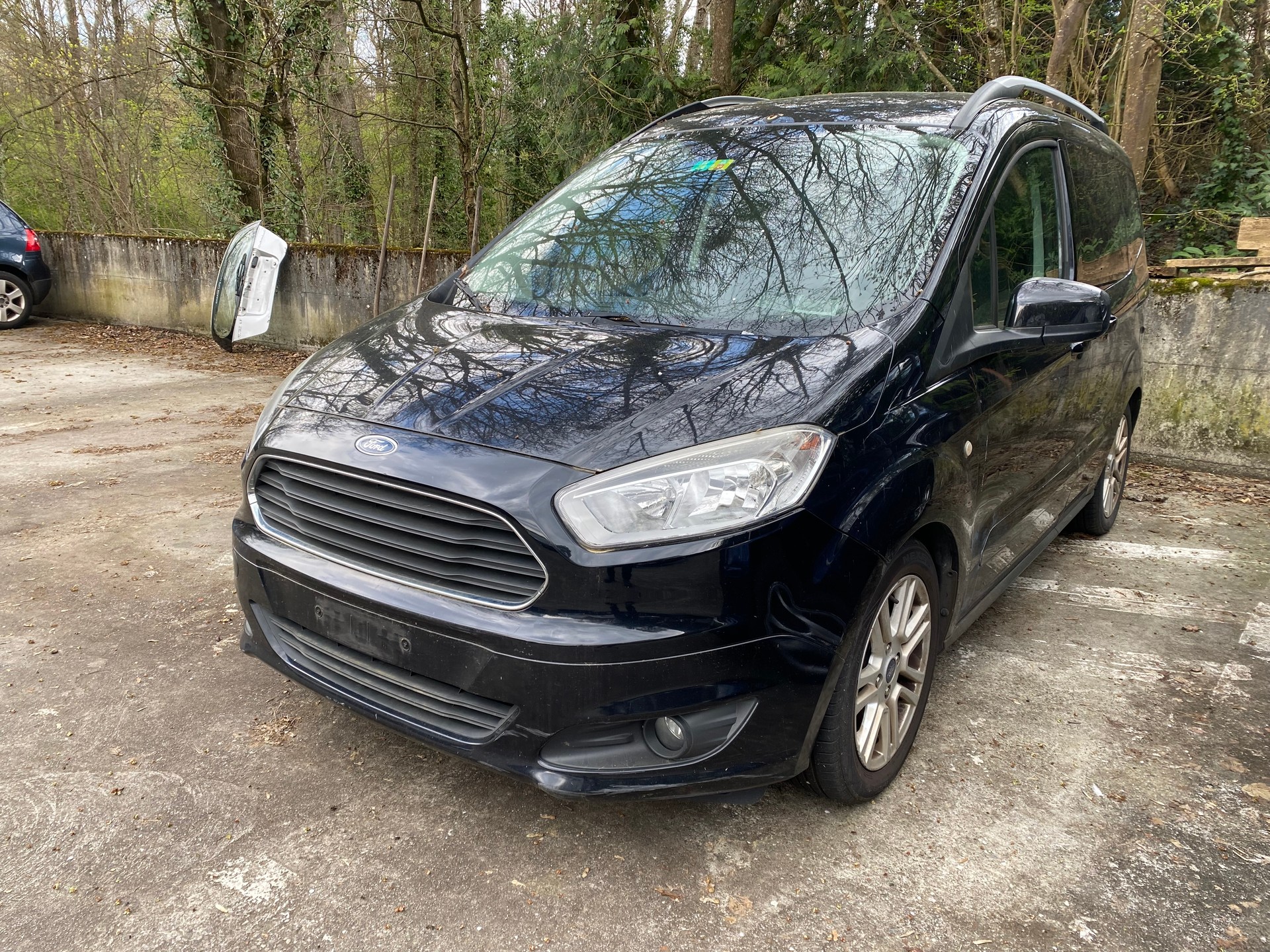 FORD Tourneo Courier 1.0 SCTi Ambiente-image-0