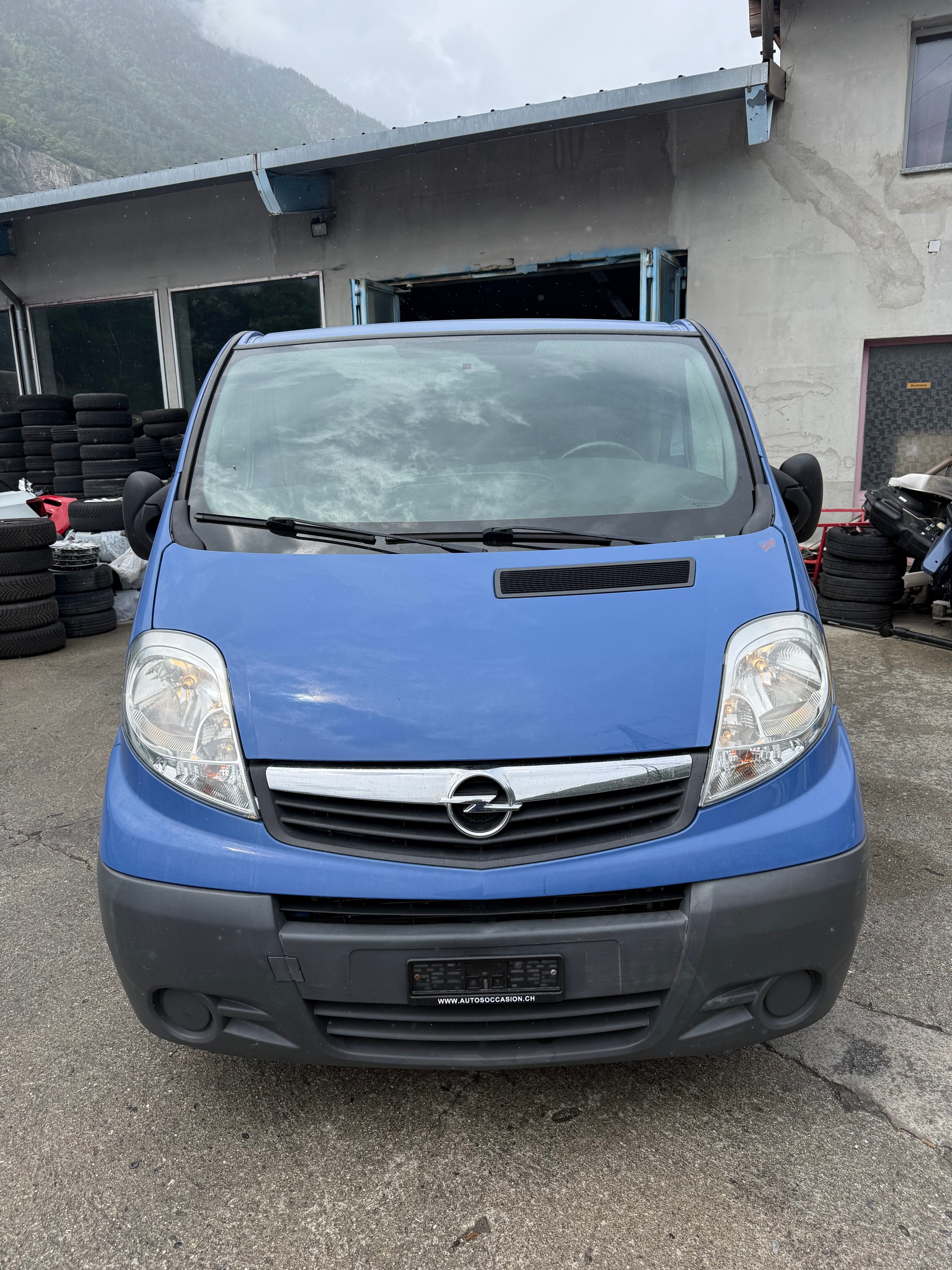OPEL Vivaro 2.5 CDTI 2.7t L1H1-image-2
