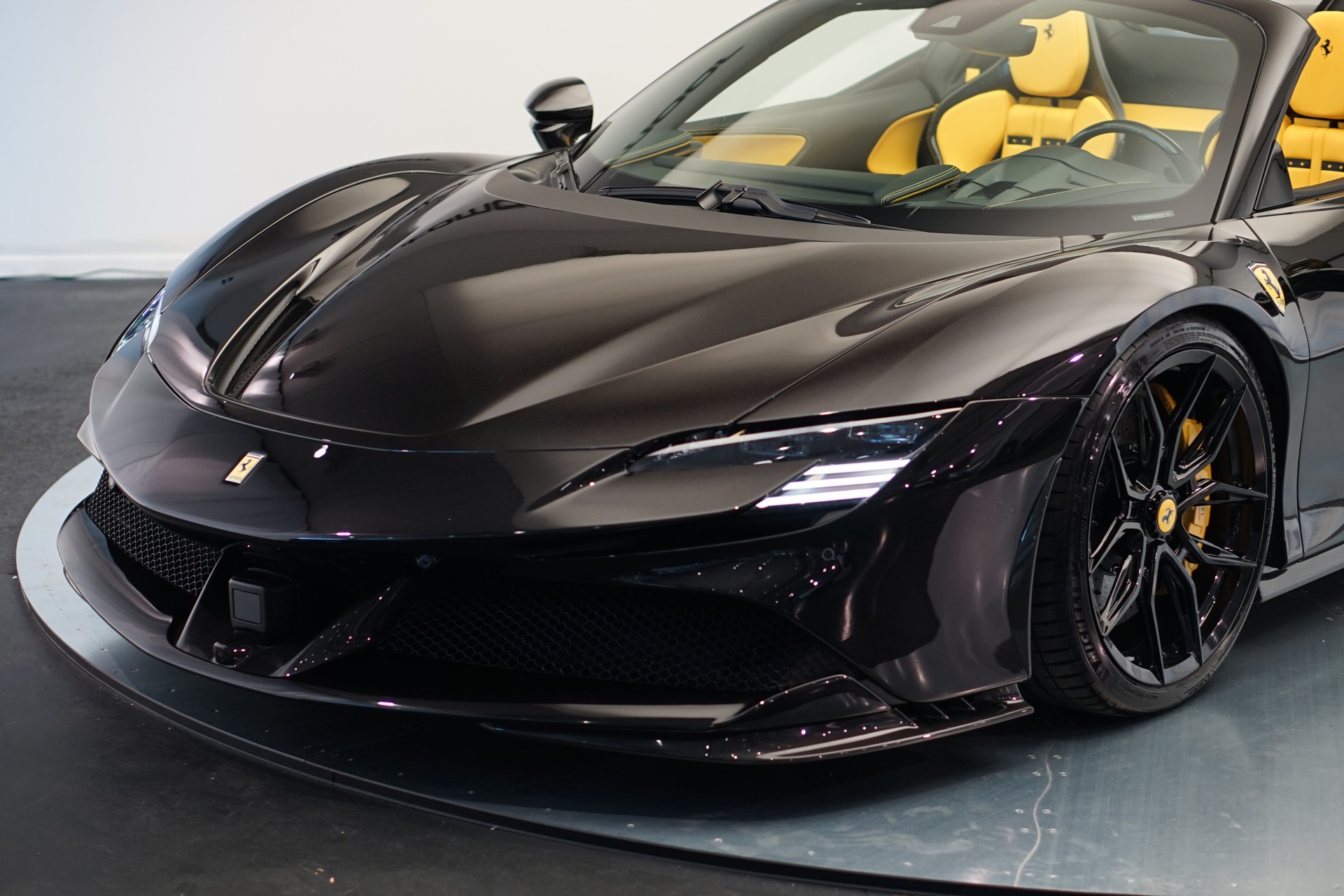 FERRARI SF90 Spider *Novitec* *Daytona* *Carbon* *Nero Daytona*-image-45
