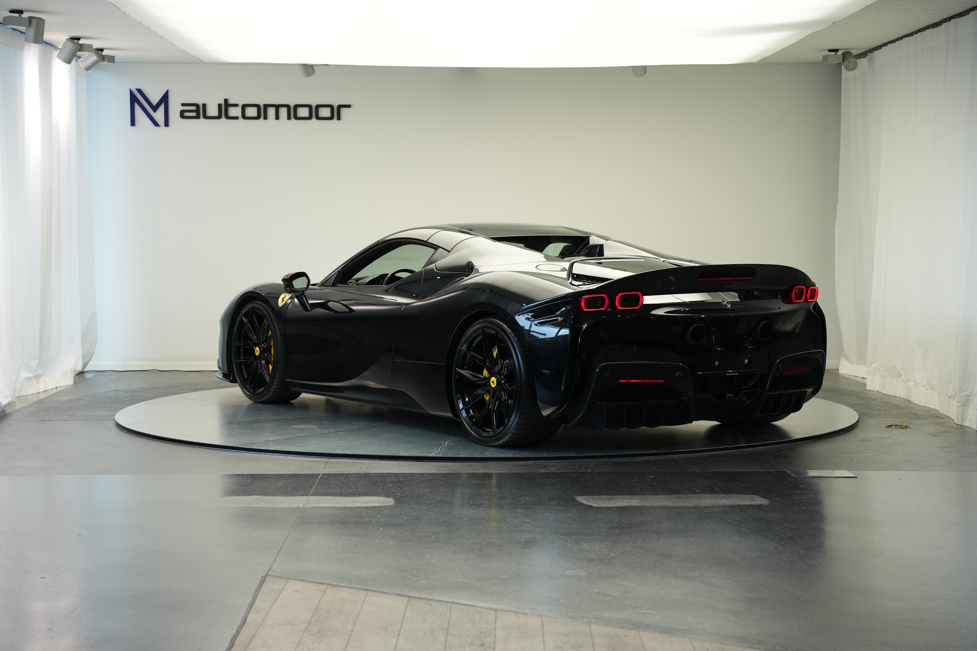 FERRARI SF90 Spider *Novitec* *Daytona* *Carbon* *Nero Daytona*-image-12