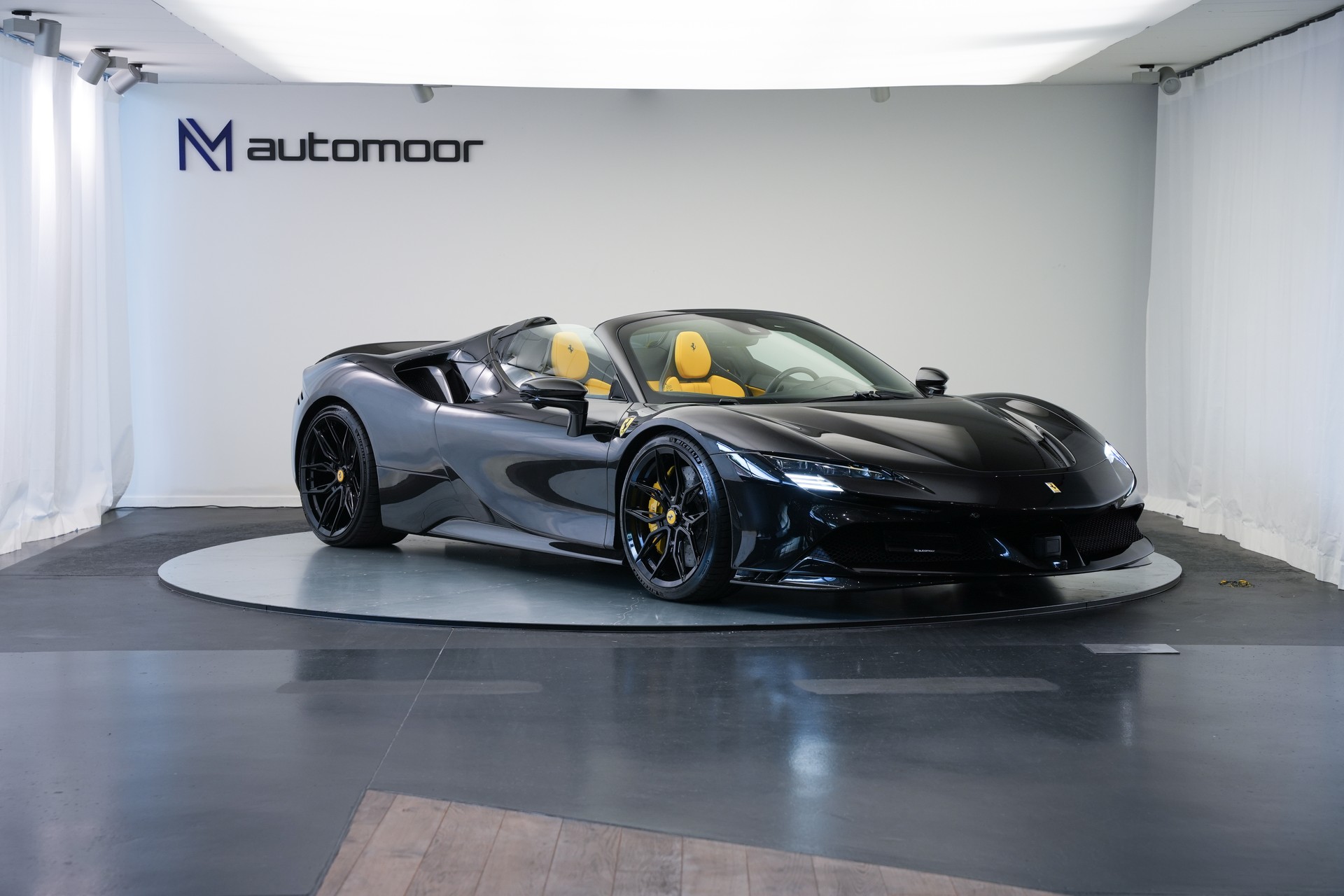 FERRARI SF90 Spider *Novitec* *Daytona* *Carbon* *Nero Daytona*-showroom-element-2