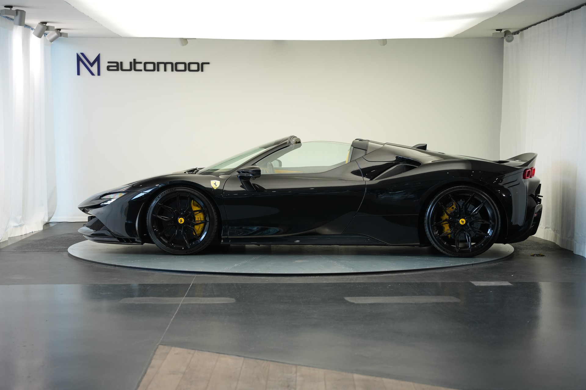 FERRARI SF90 Spider *Novitec* *Daytona* *Carbon* *Nero Daytona*-image-7