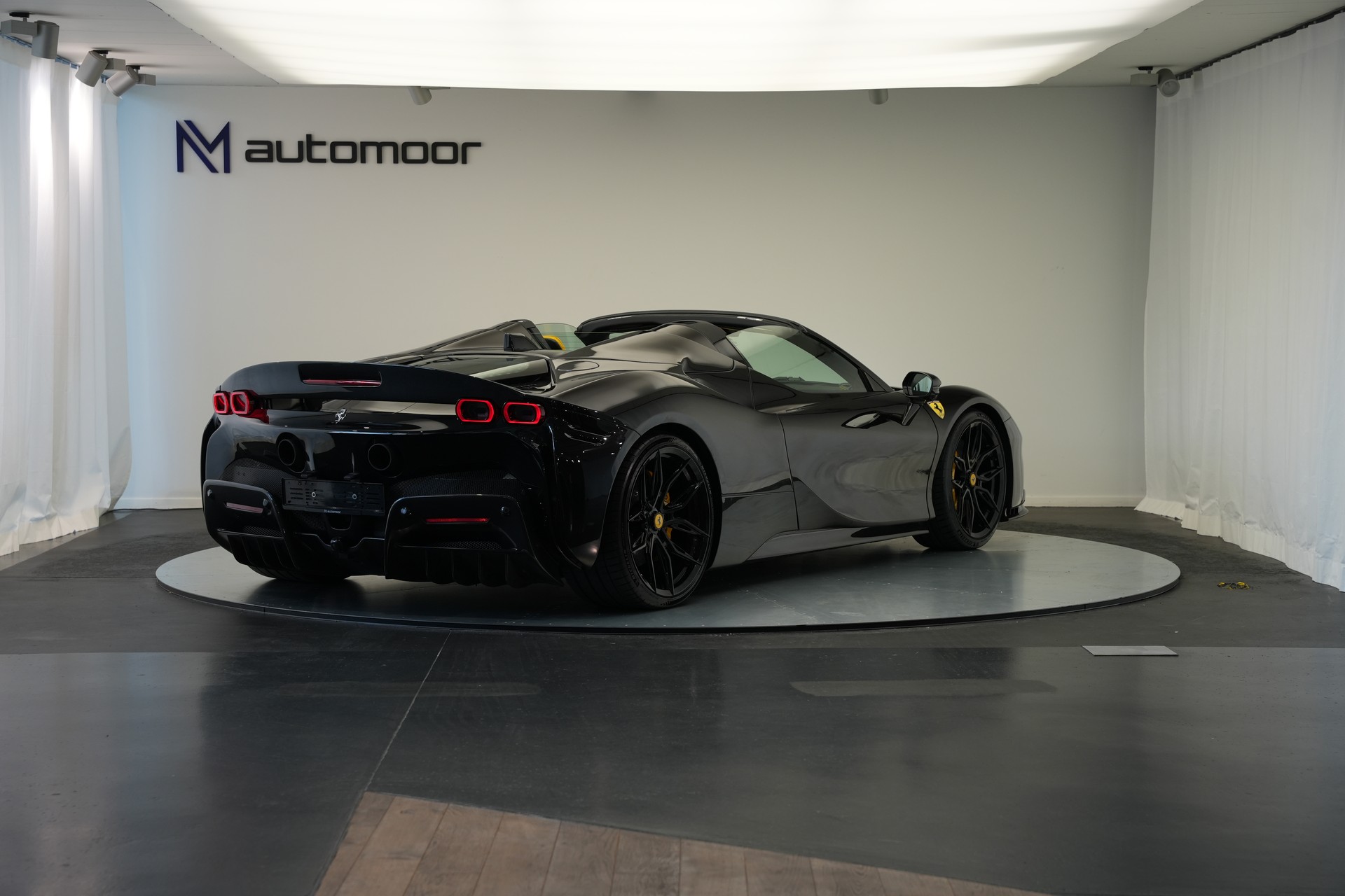 FERRARI SF90 Spider *Novitec* *Daytona* *Carbon* *Nero Daytona*-image-4
