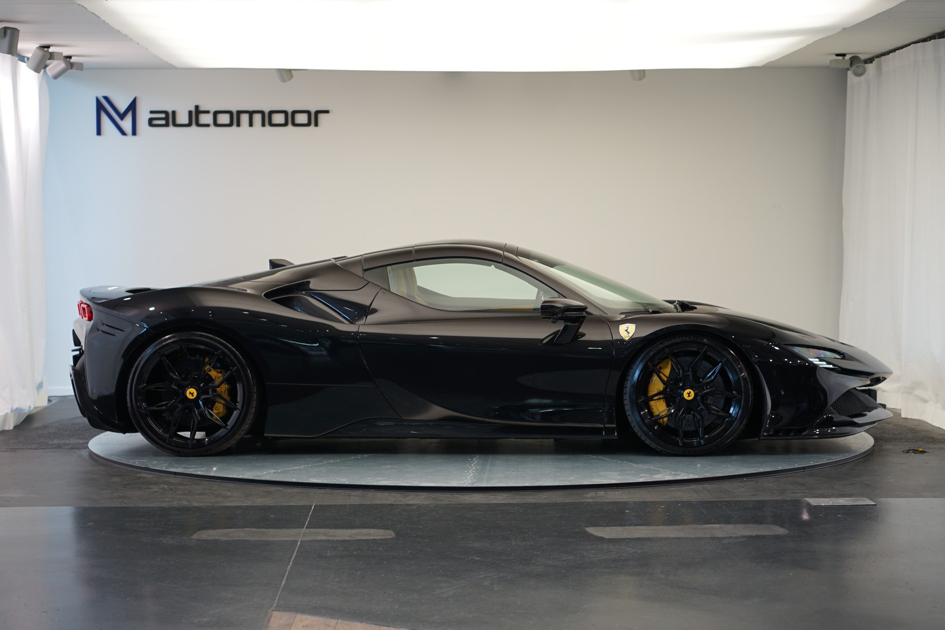FERRARI SF90 Spider *Novitec* *Daytona* *Carbon* *Nero Daytona*-image-10