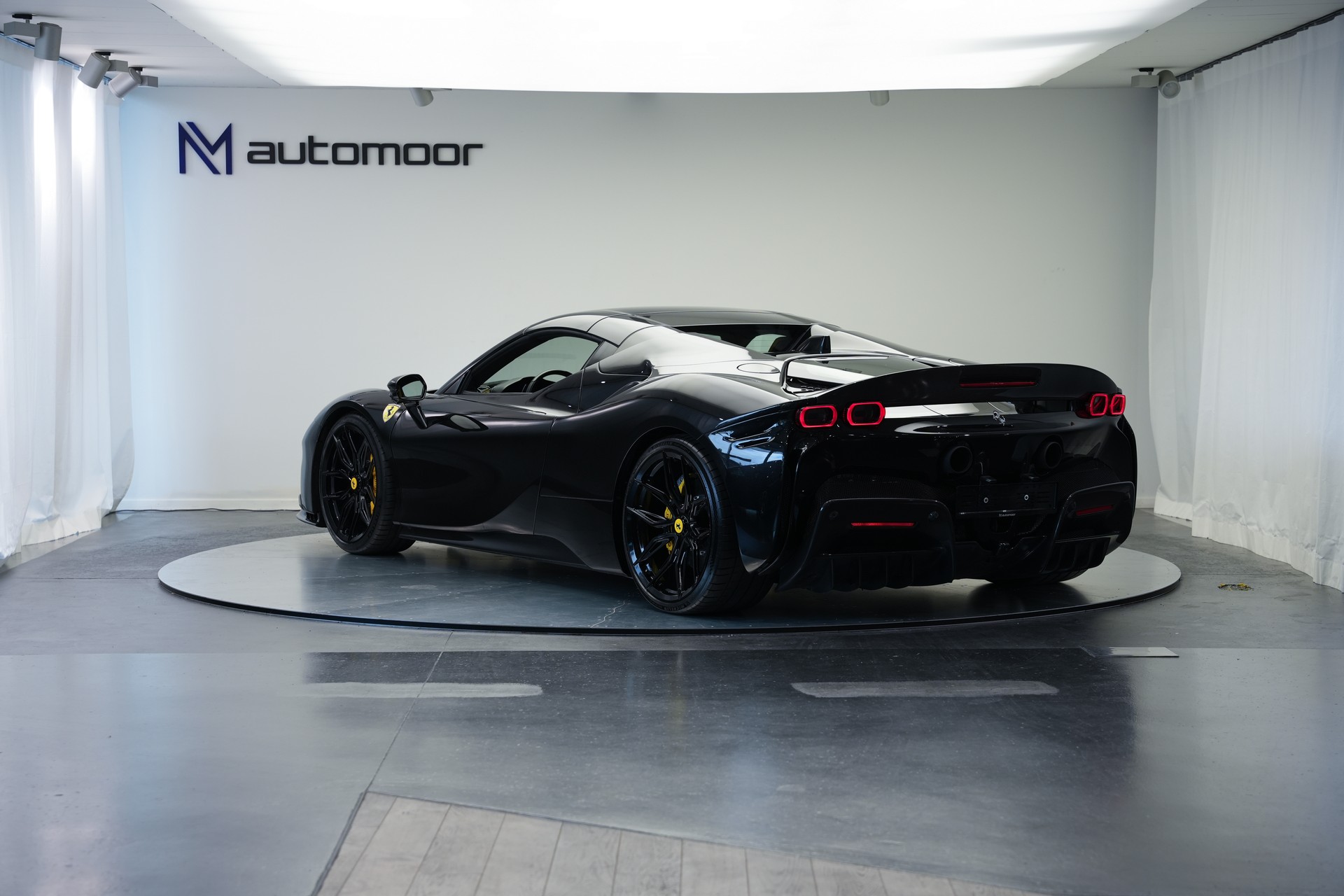 FERRARI SF90 Spider *Novitec* *Daytona* *Carbon* *Nero Daytona*-image-12