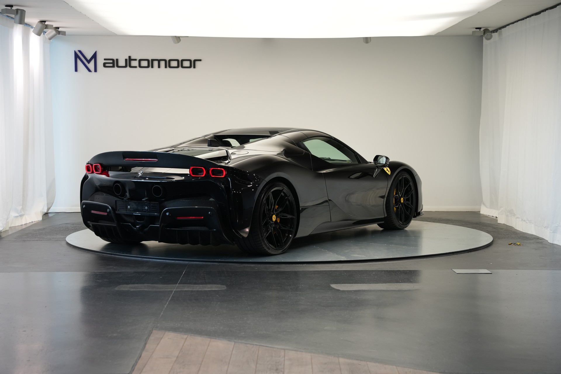 FERRARI SF90 Spider *Novitec* *Daytona* *Carbon* *Nero Daytona*-image-11
