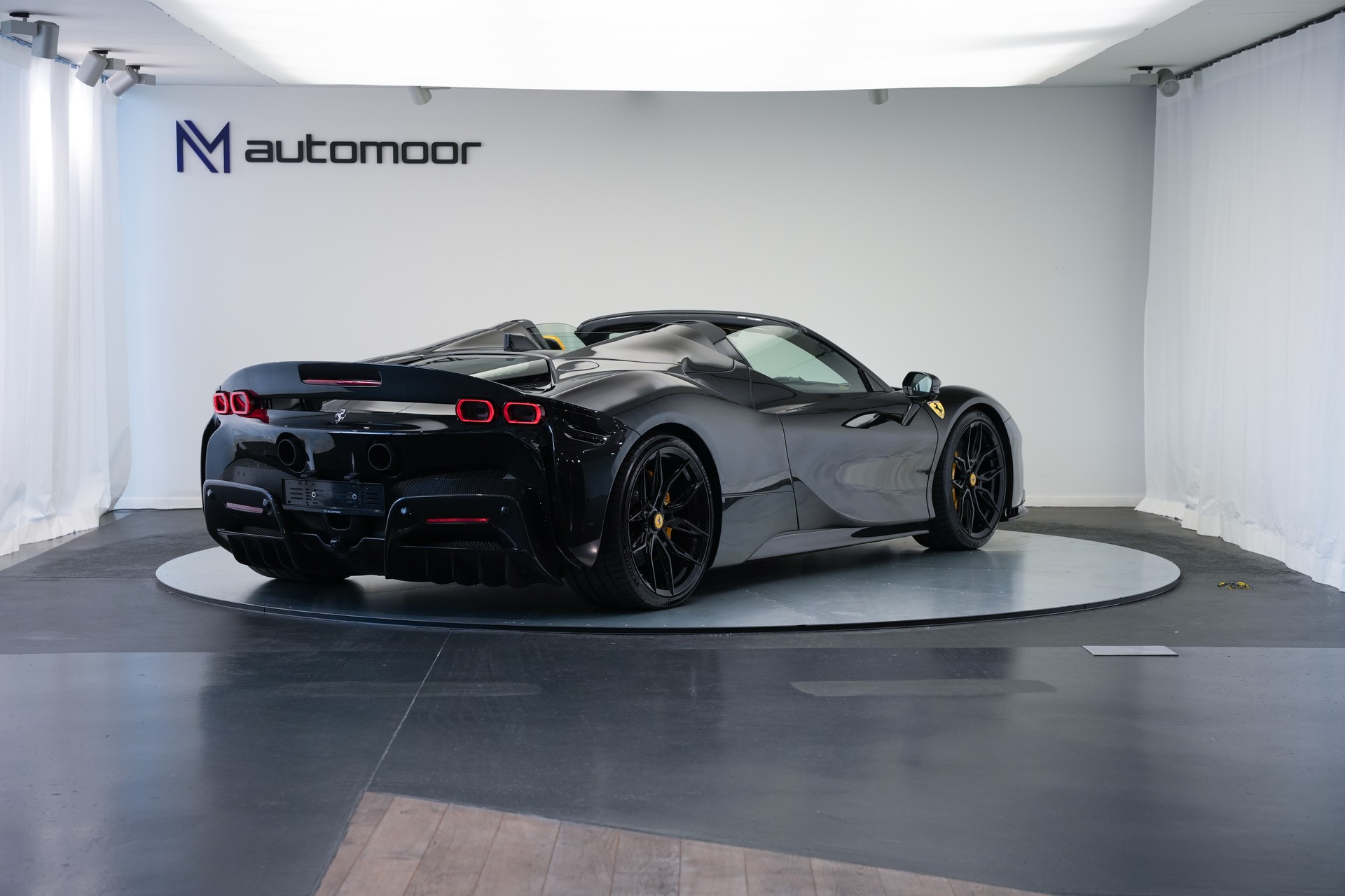 FERRARI SF90 Spider *Novitec* *Daytona* *Carbon* *Nero Daytona*-image-4