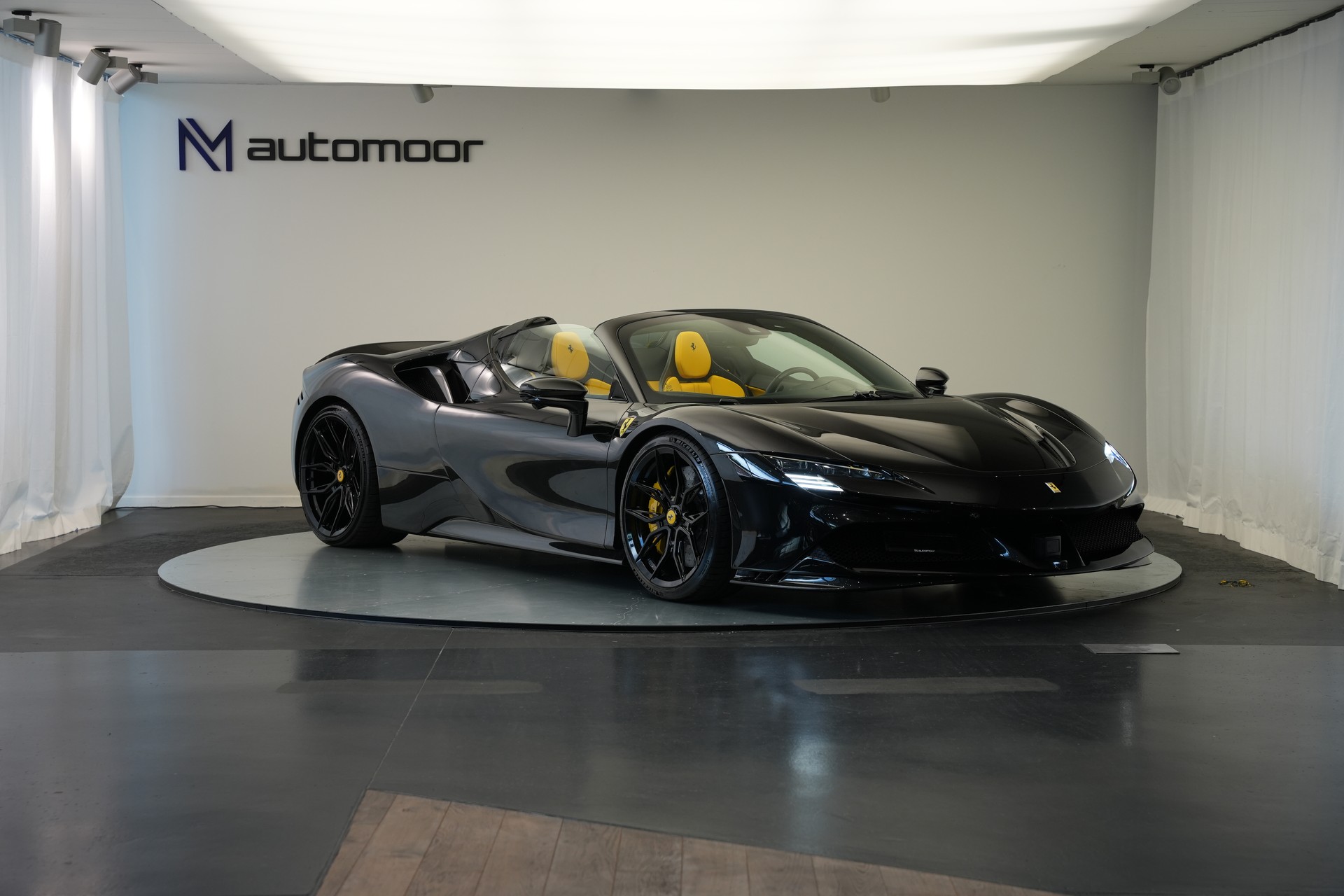 FERRARI SF90 Spider *Novitec* *Daytona* *Carbon* *Nero Daytona*-showroom-element-2