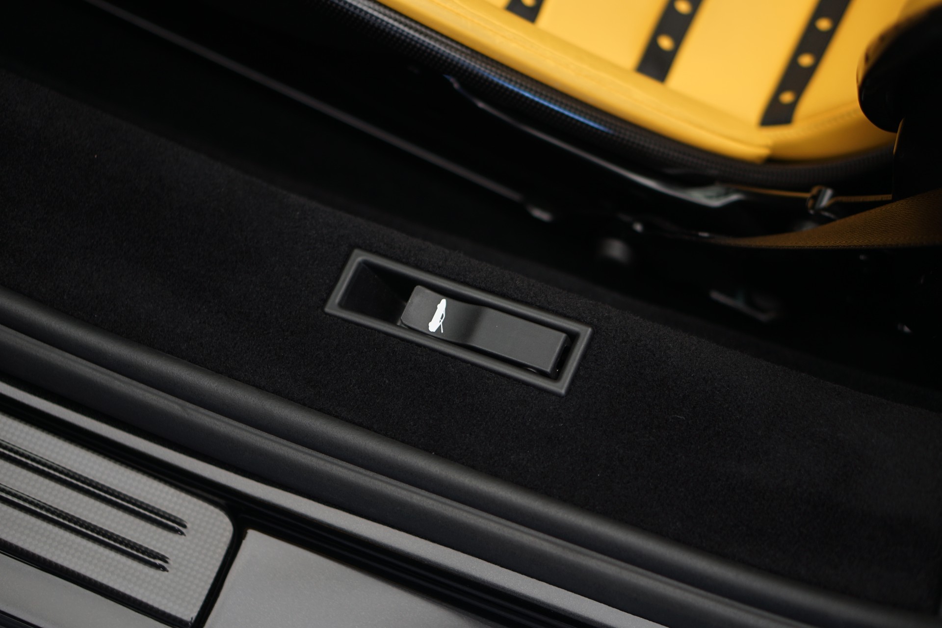 FERRARI SF90 Spider *Novitec* *Daytona* *Carbon* *Nero Daytona*-image-20