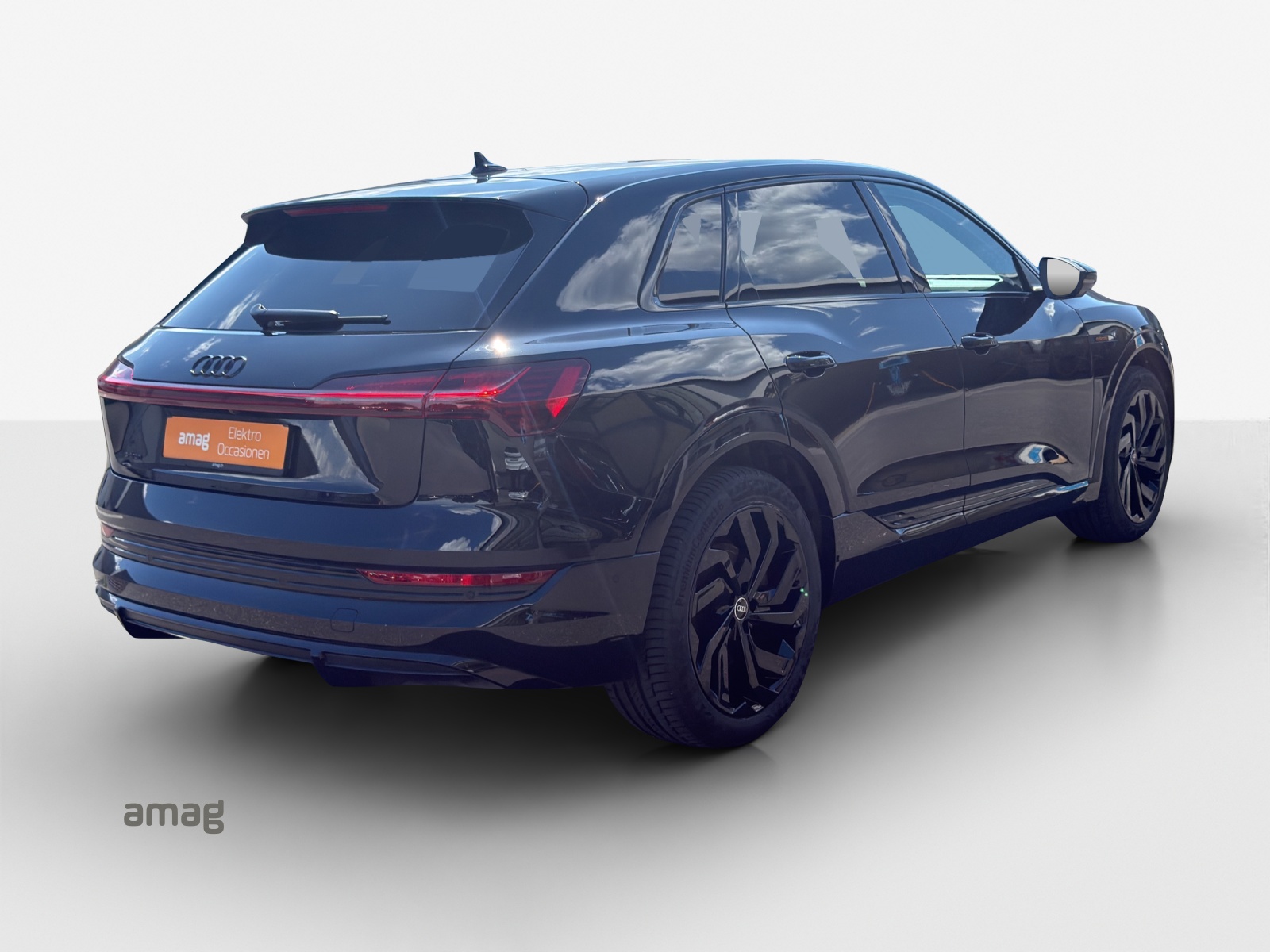 AUDI e-tron 55 S Line Black Edition quattro-image-5
