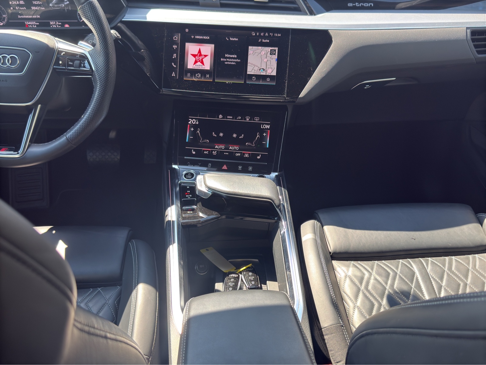 AUDI e-tron 55 S Line Black Edition quattro-image-11