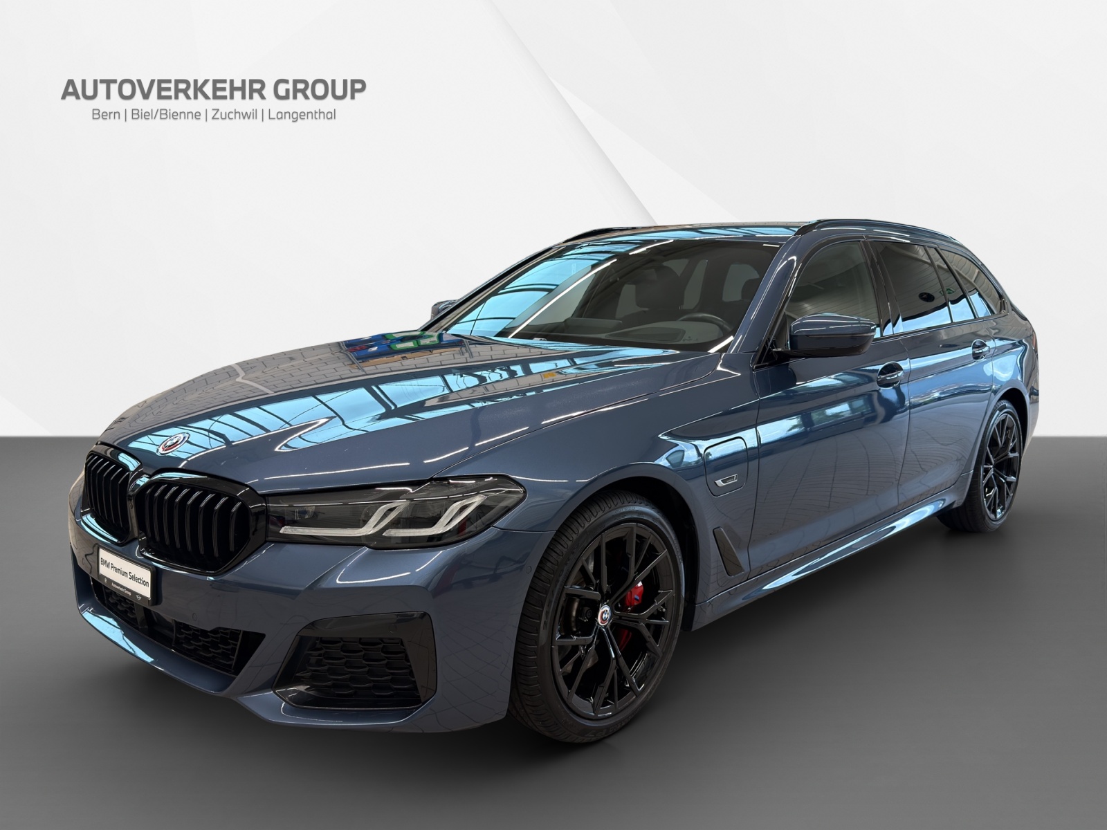 BMW 530e xDrive Touring M Sport Pro-image-0