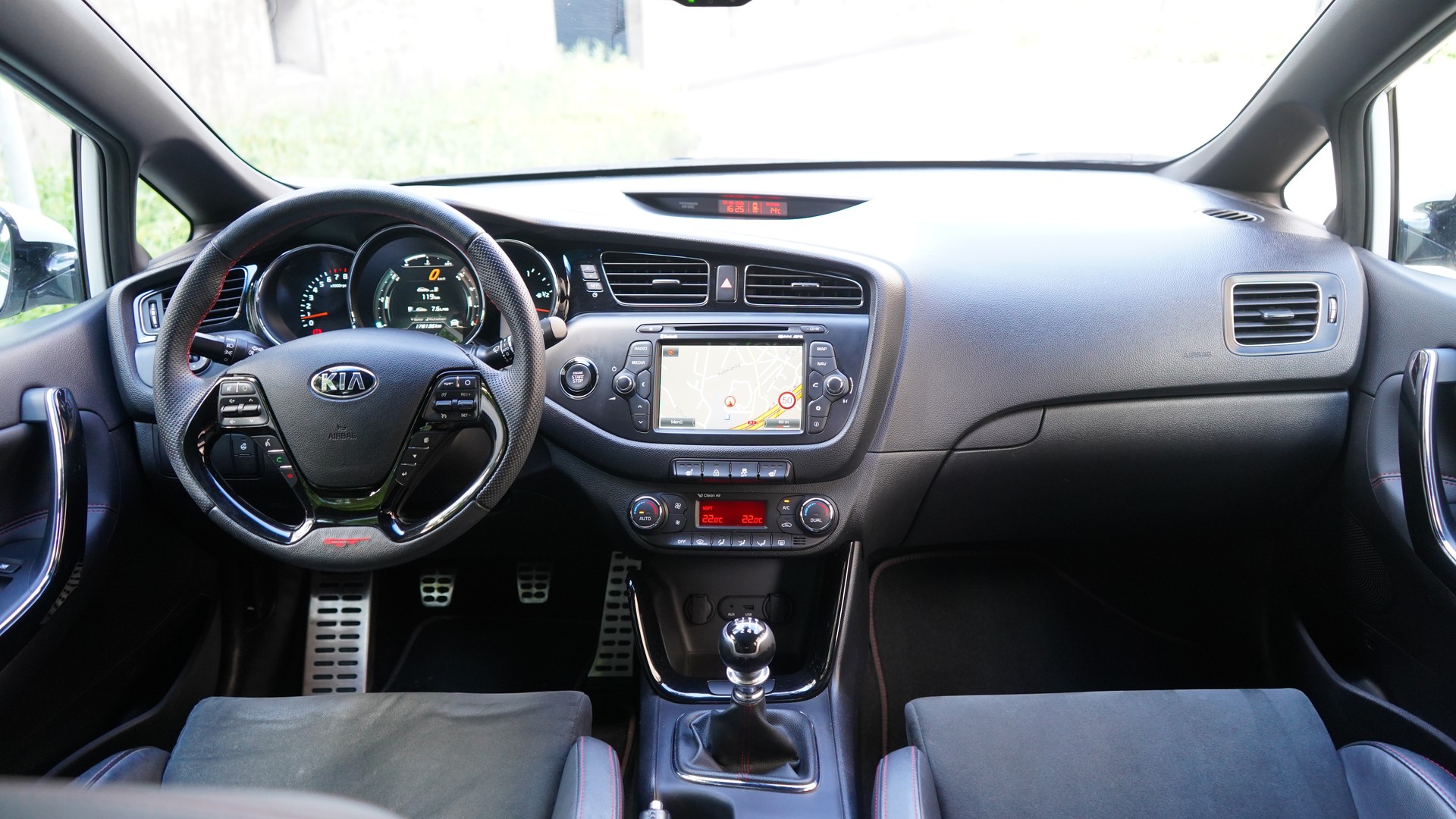 KIA Cee'd 1.6 GDi Turbo GT-image-9