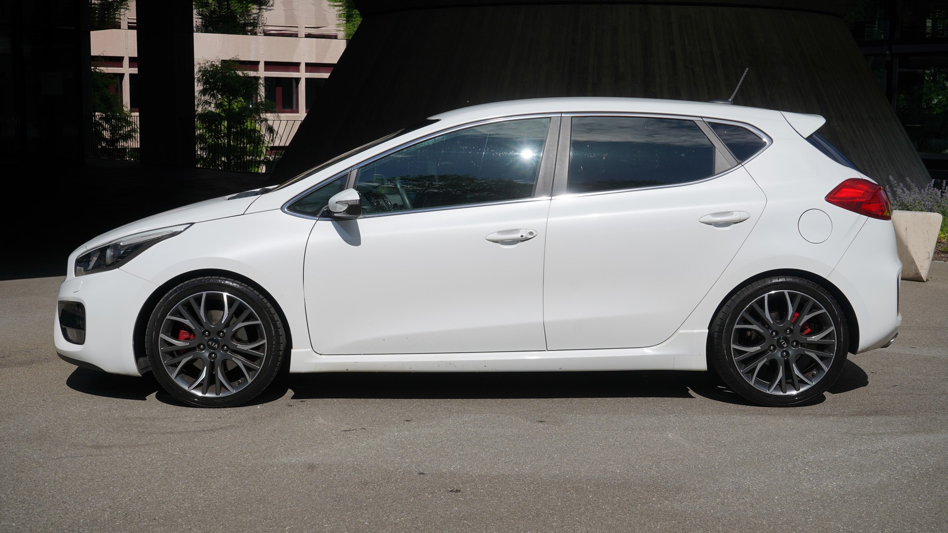 KIA Cee'd 1.6 GDi Turbo GT-image-5
