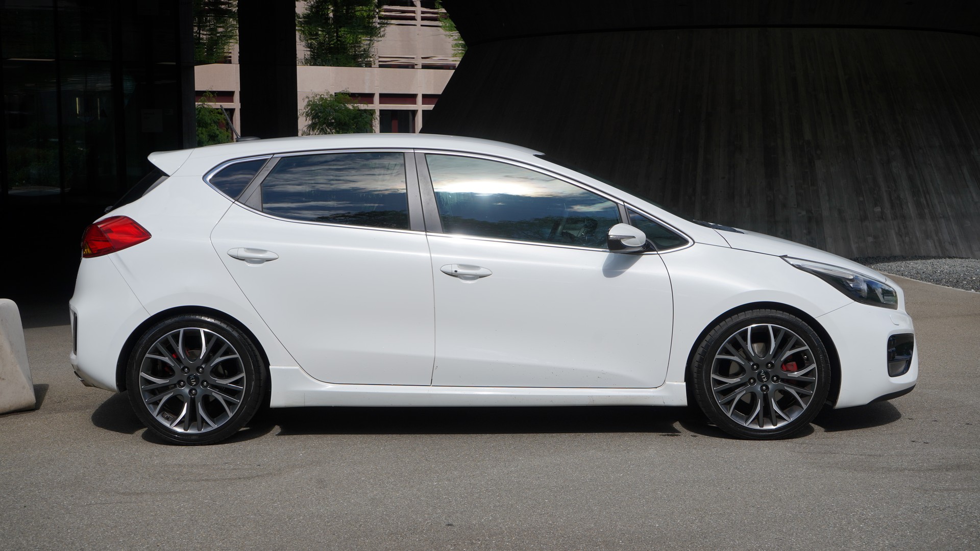 KIA Cee'd 1.6 GDi Turbo GT-image-4