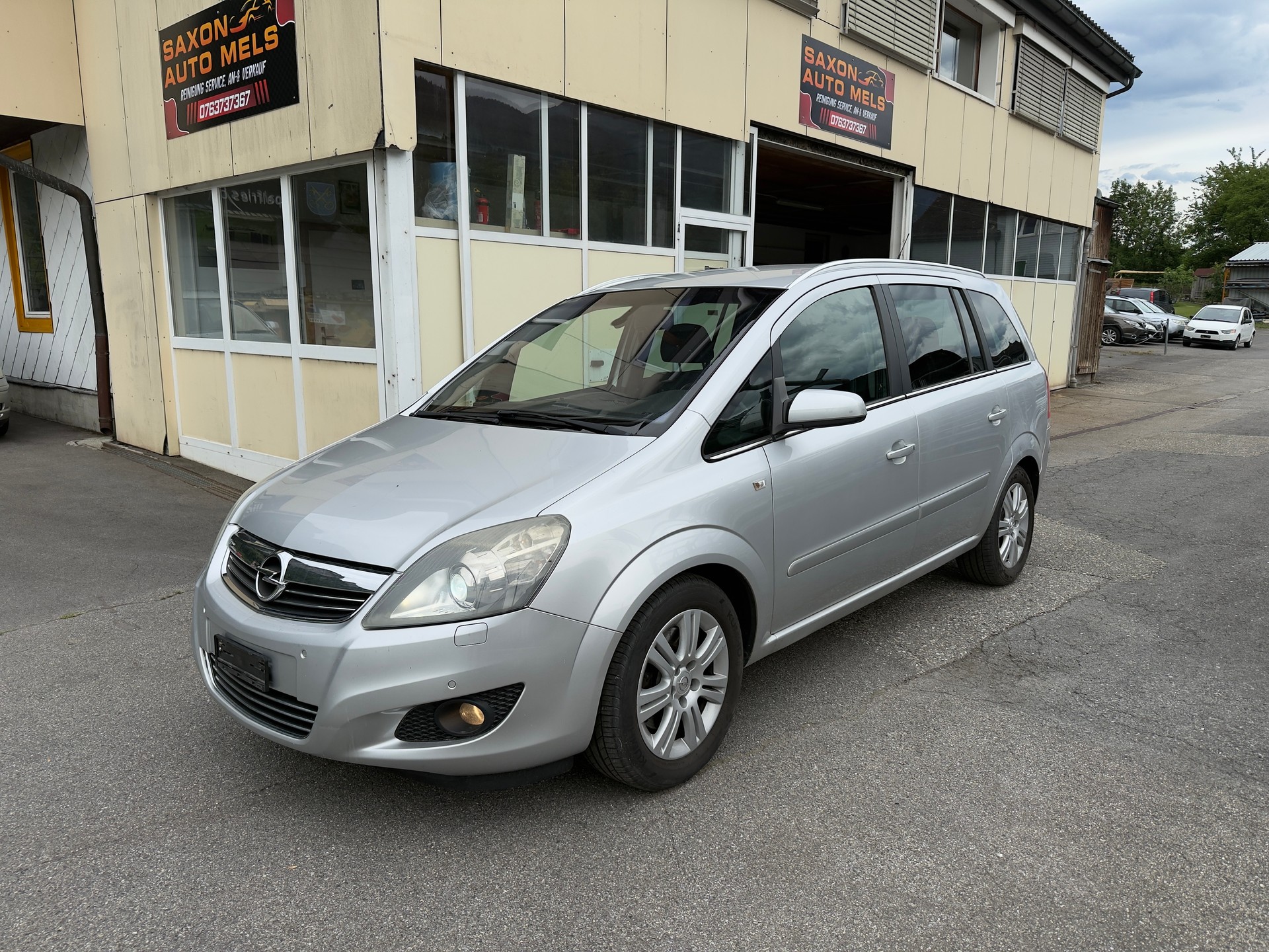 OPEL Zafira 1.9 CDTI Cosmo Automatic-image-1