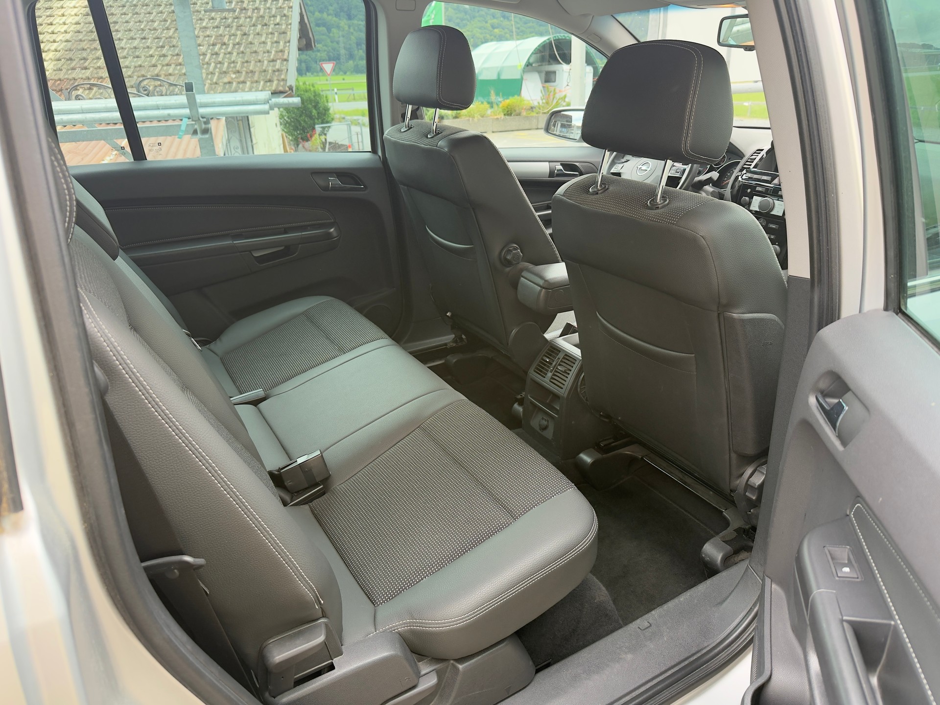 OPEL Zafira 1.9 CDTI Cosmo Automatic-image-8