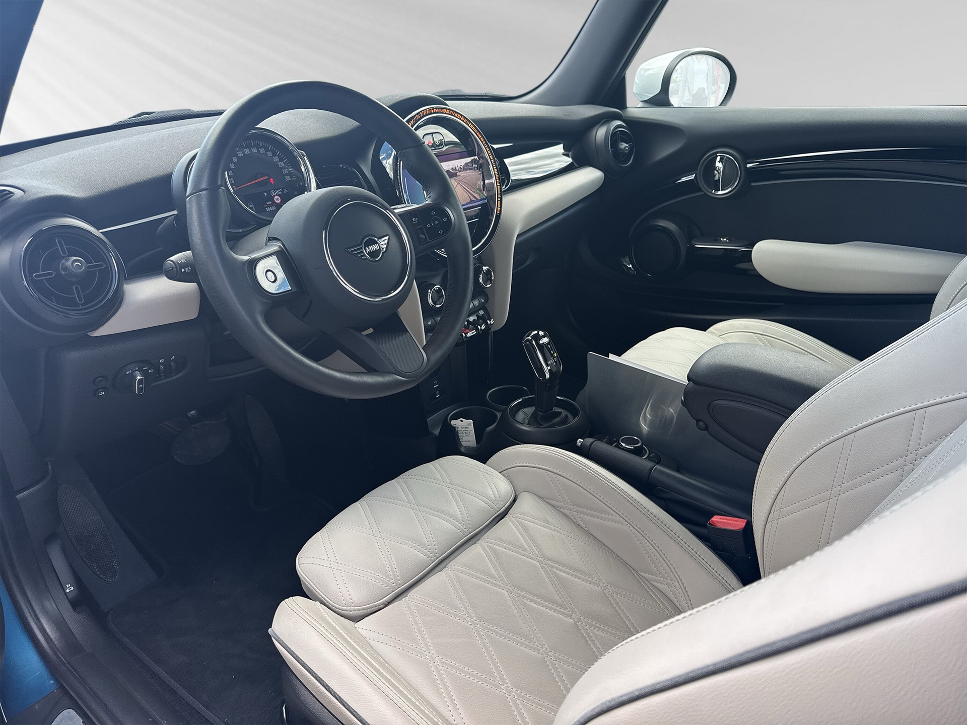 MINI Cooper Steptronic DKG-showroom-element-3