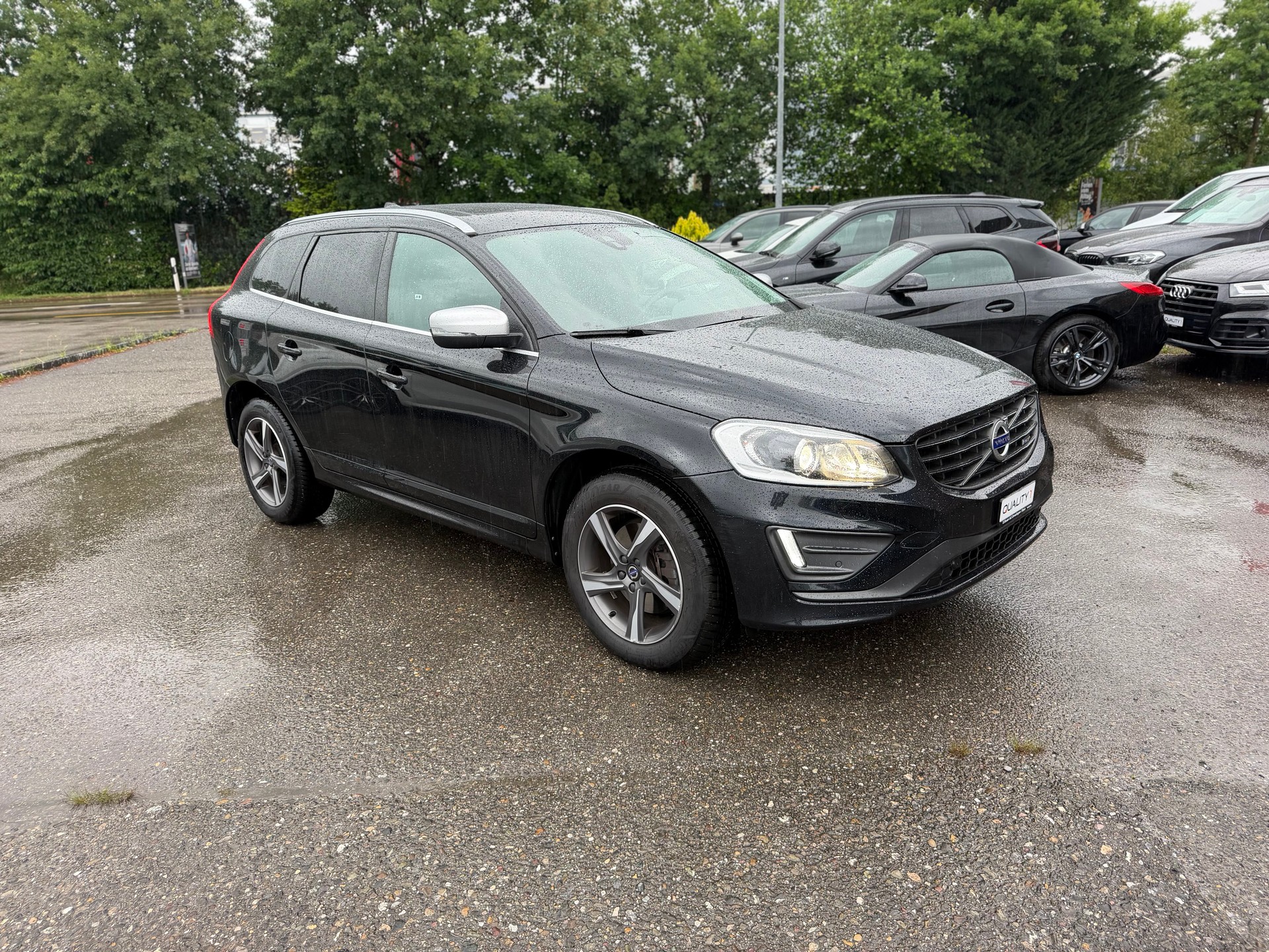 VOLVO XC60 D5 AWD Kinetic R-Design Geartronic-image-22