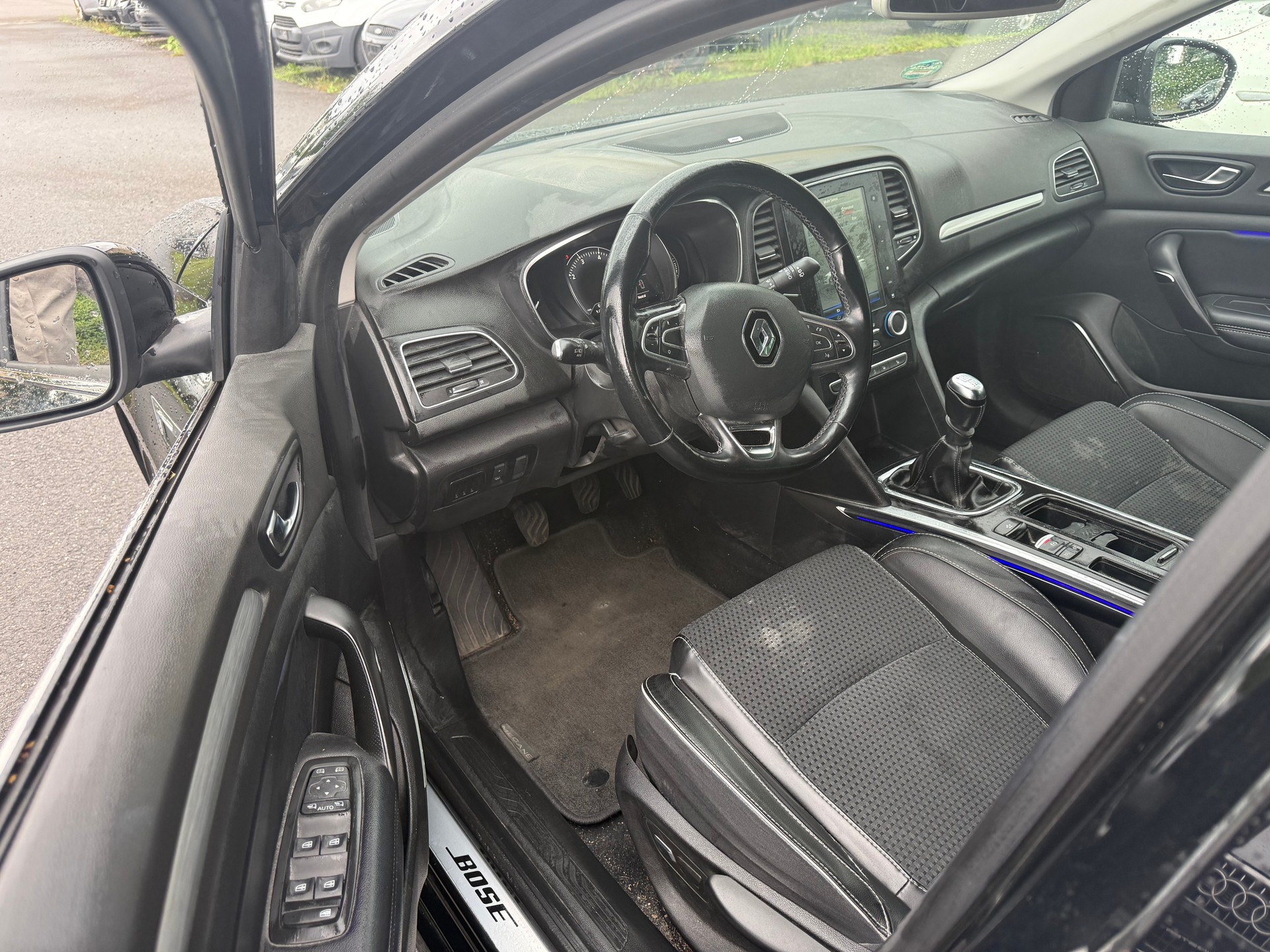 RENAULT Mégane Grandtour 1.2 16V Turbo Zen-image-8
