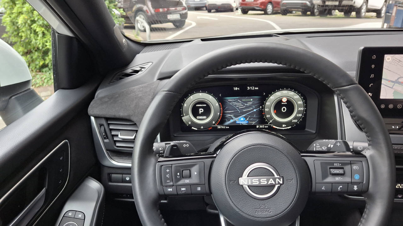 NISSAN Qashqai 1.3 DIG-T Tekna+ 4x4-image-9
