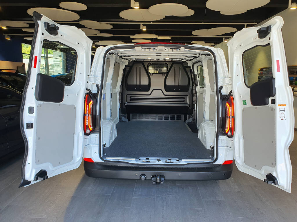 FORD E-Transit C Van 320 L1 Trend 4x4-image-12