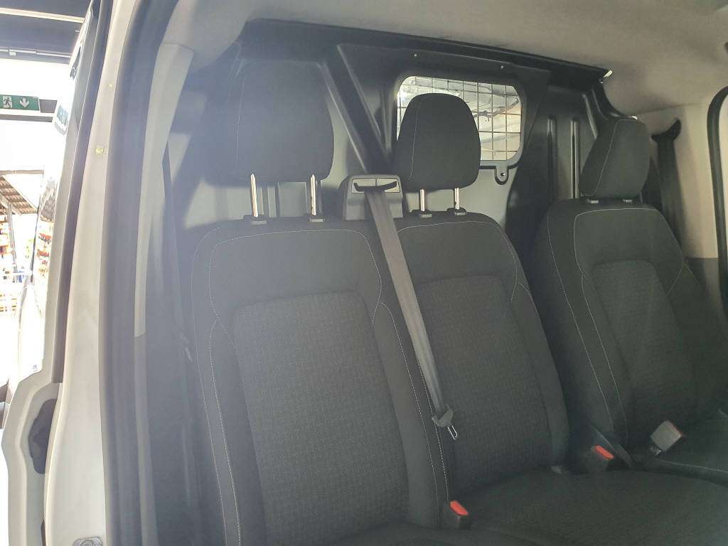 FORD E-Transit C Van 320 L1 Trend 4x4-image-9