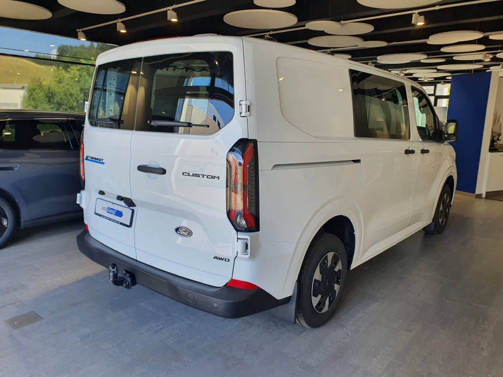 FORD E-Transit C Van 320 L1 Trend 4x4-image-4