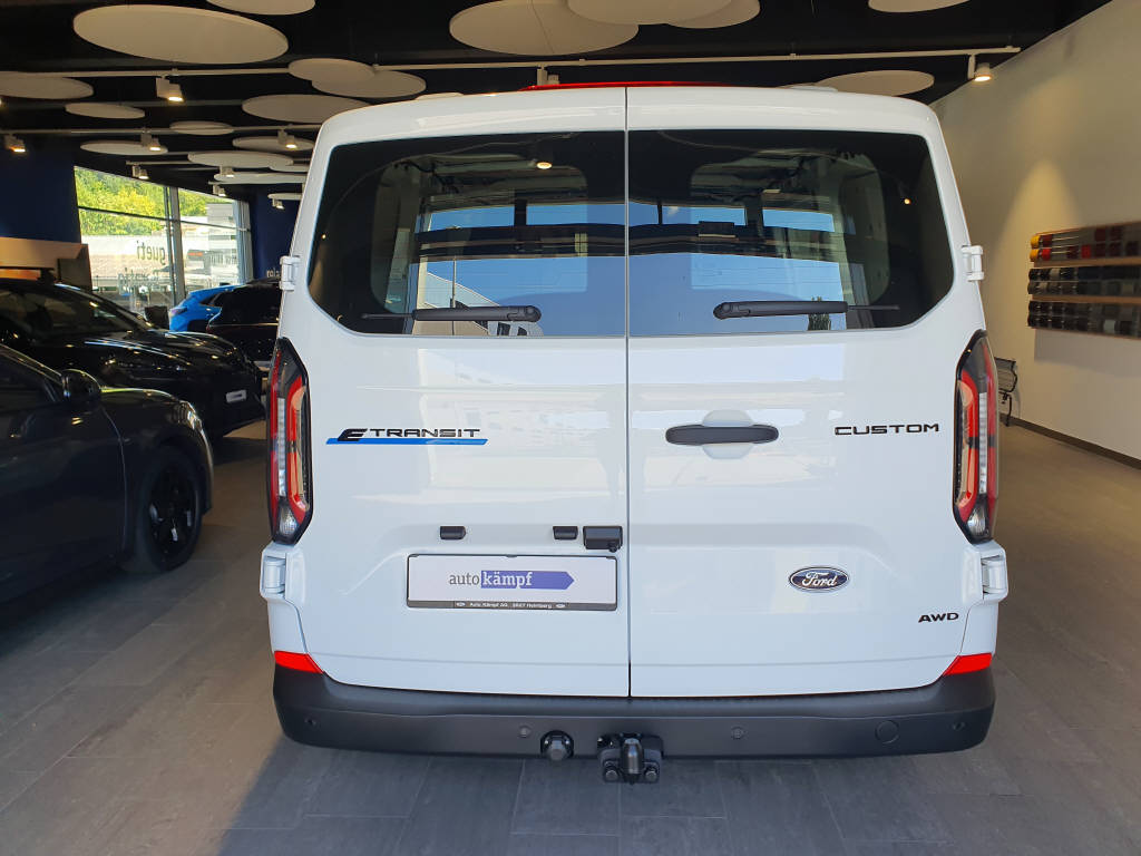FORD E-Transit C Van 320 L1 Trend 4x4-image-5