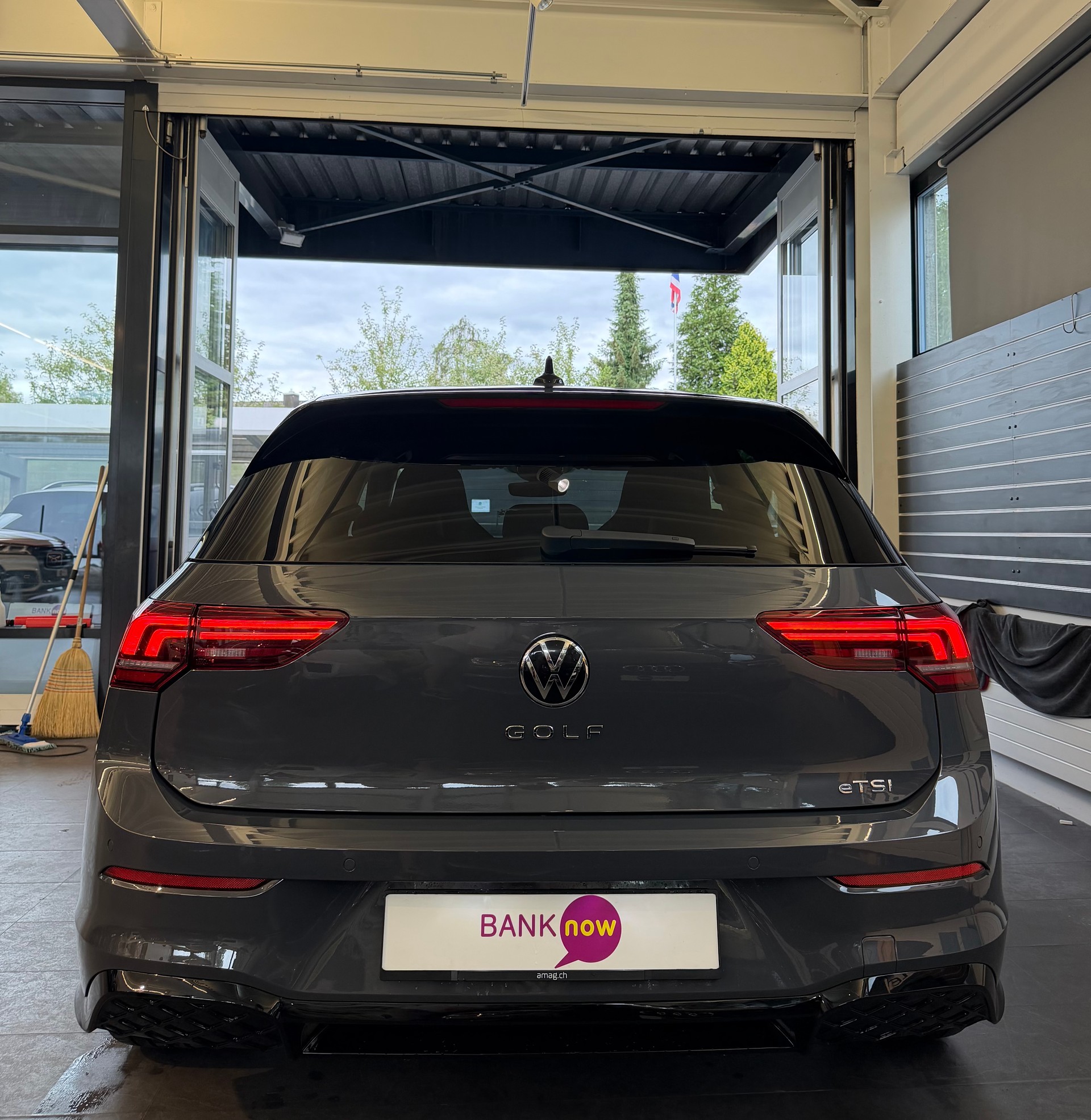 VW Golf VIII 1.5 eTSI R-Line DSG-image-5