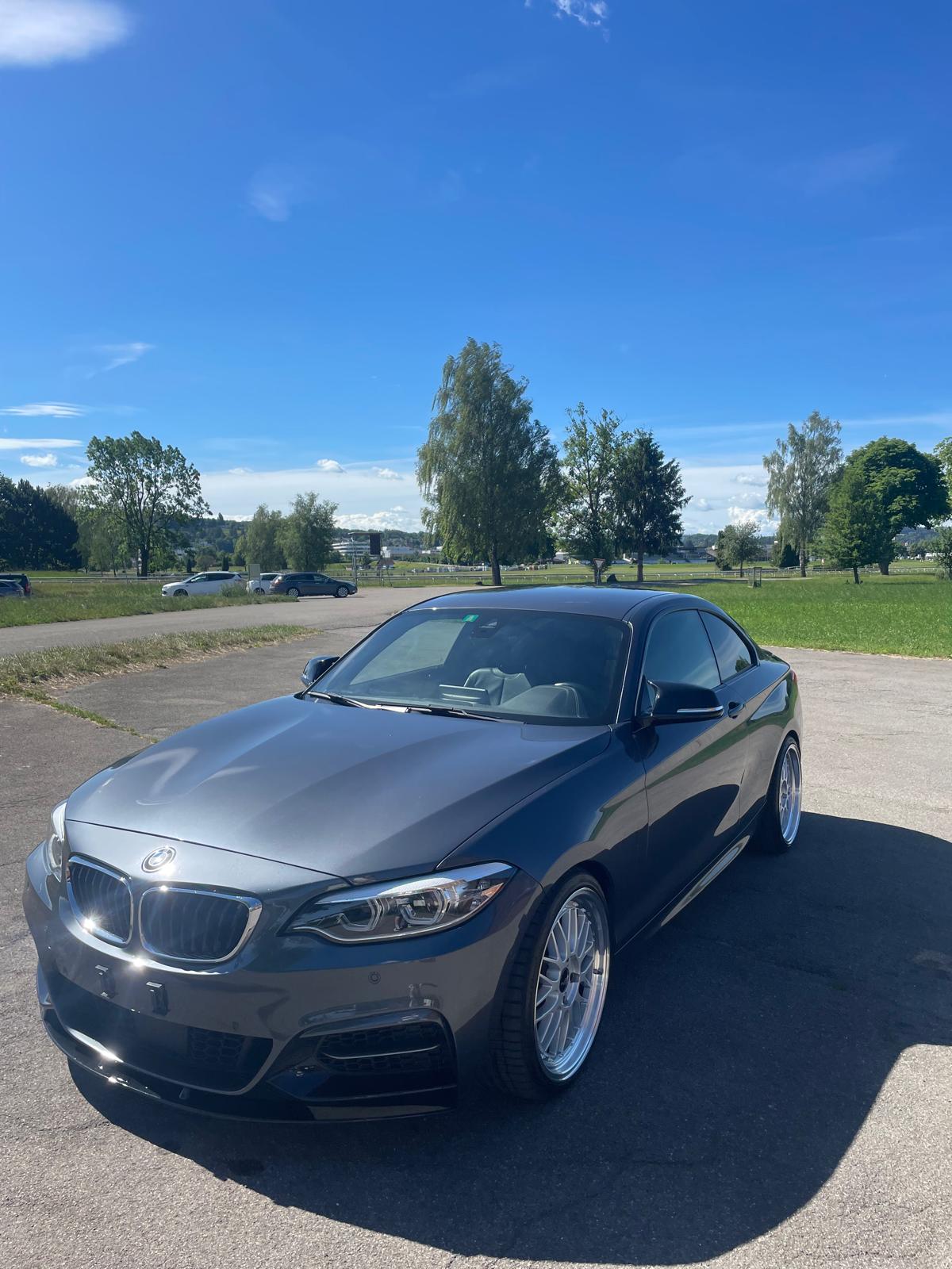 BMW M240i xDrive-image-3