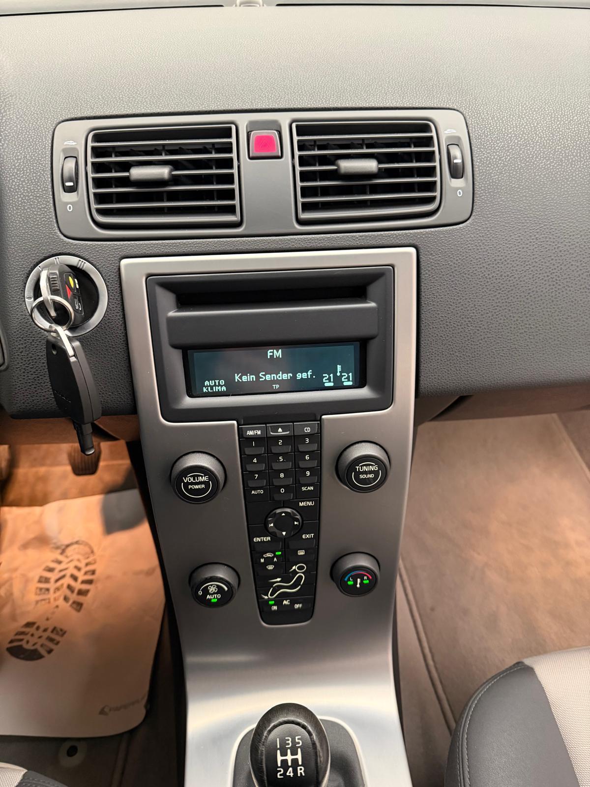 VOLVO C30 1.8 16V Momentum flexifuel-image-12