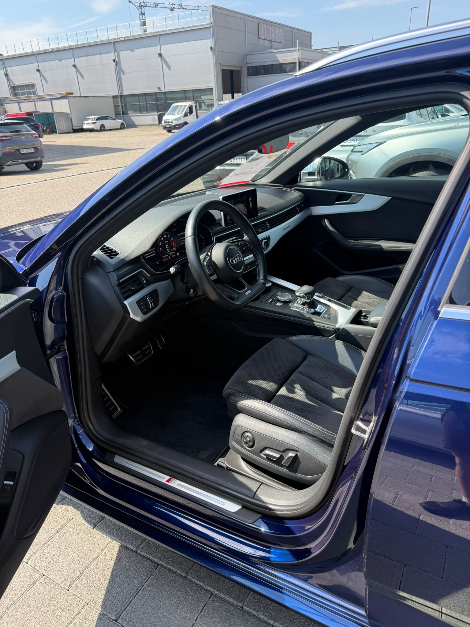 AUDI S4 Avant 3.0 TFSI quattro tiptronic-image-25