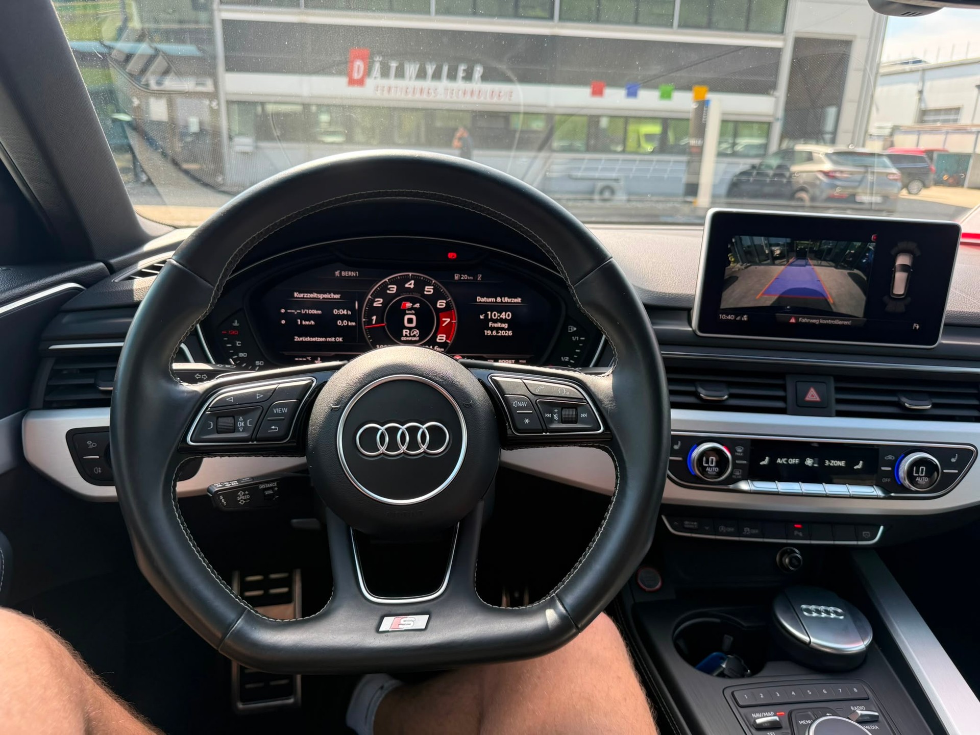 AUDI S4 Avant 3.0 TFSI quattro tiptronic-image-17