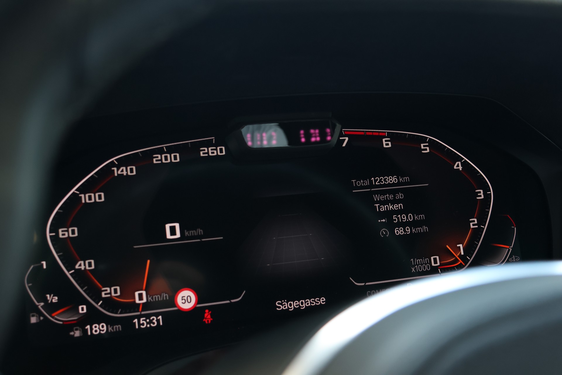 BMW 330i xDrive Steptronic M Sport-image-15