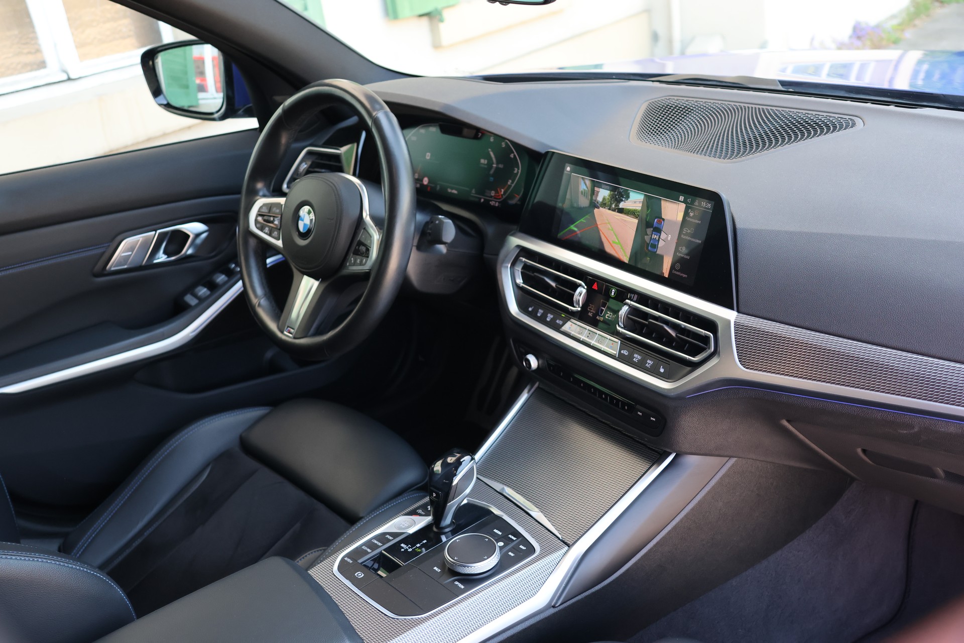 BMW 330i xDrive Steptronic M Sport-image-8