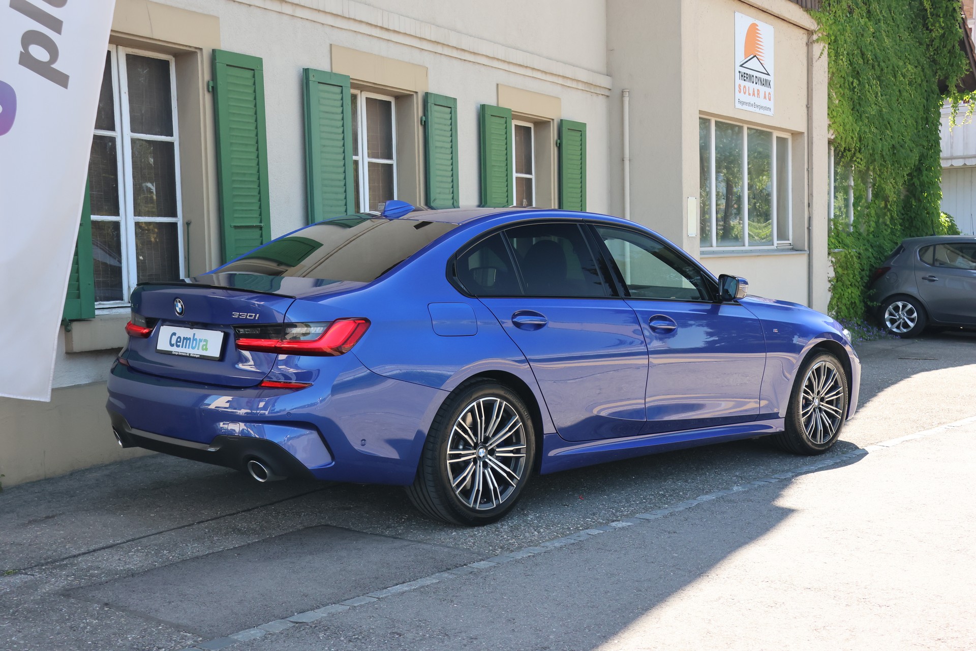BMW 330i xDrive Steptronic M Sport-image-4