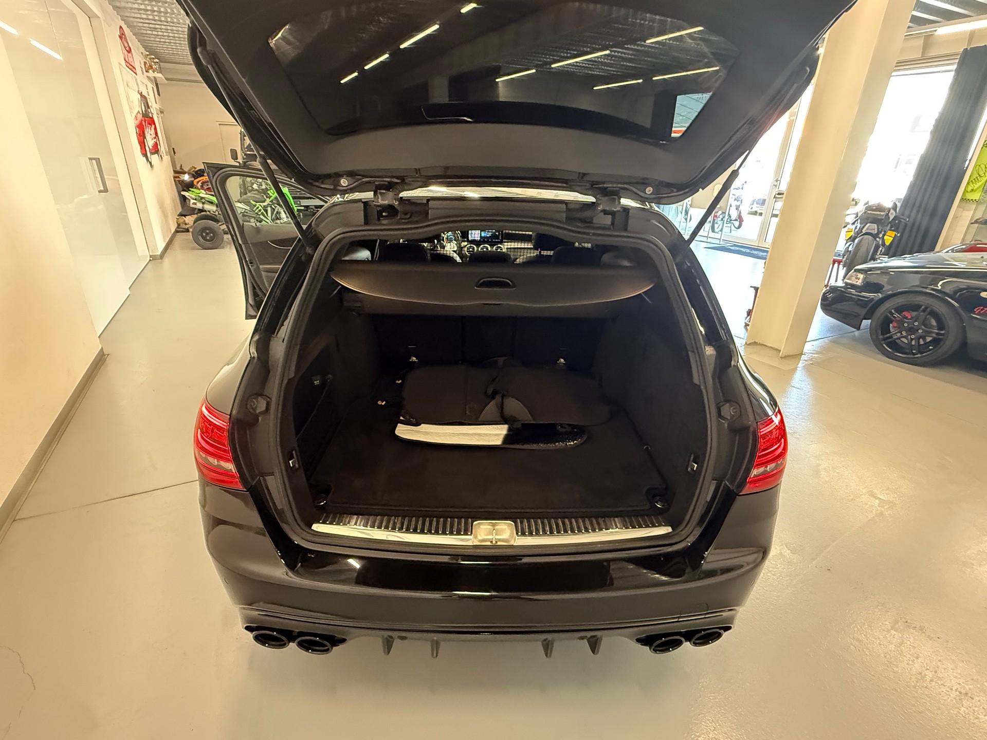 MERCEDES-BENZ C 43 AMG 4Matic 9G-Tronic full black ch auto-image-24