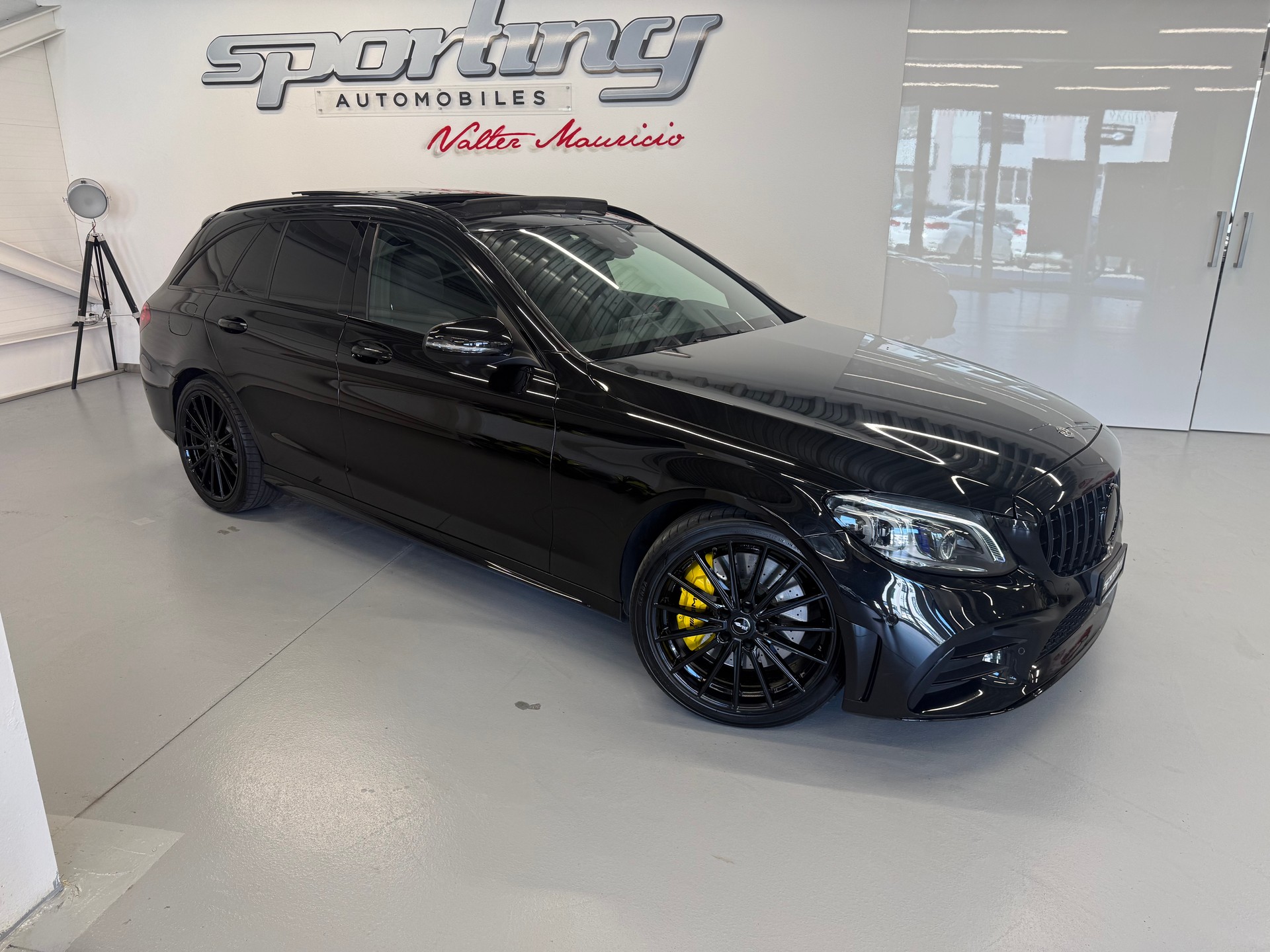 MERCEDES-BENZ C 43 AMG 4Matic 9G-Tronic full black ch auto-showroom-element-1