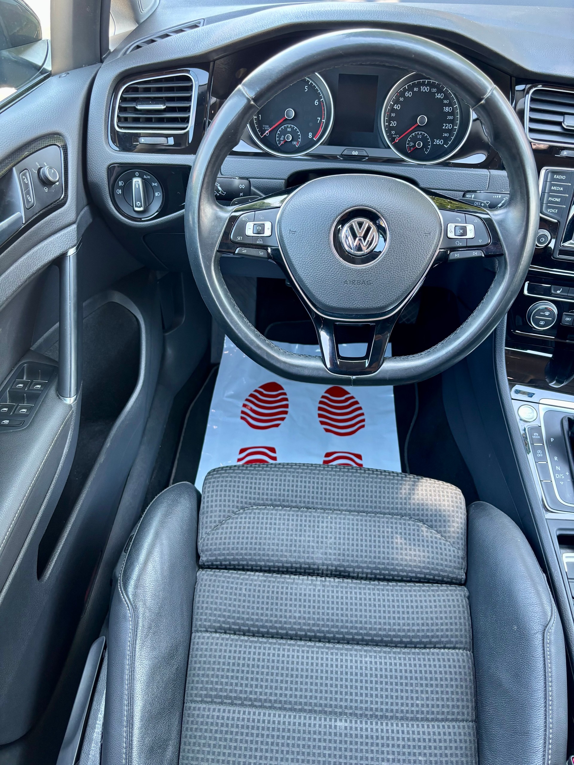 VW Golf 1.4 TSI Highline DSG-image-7