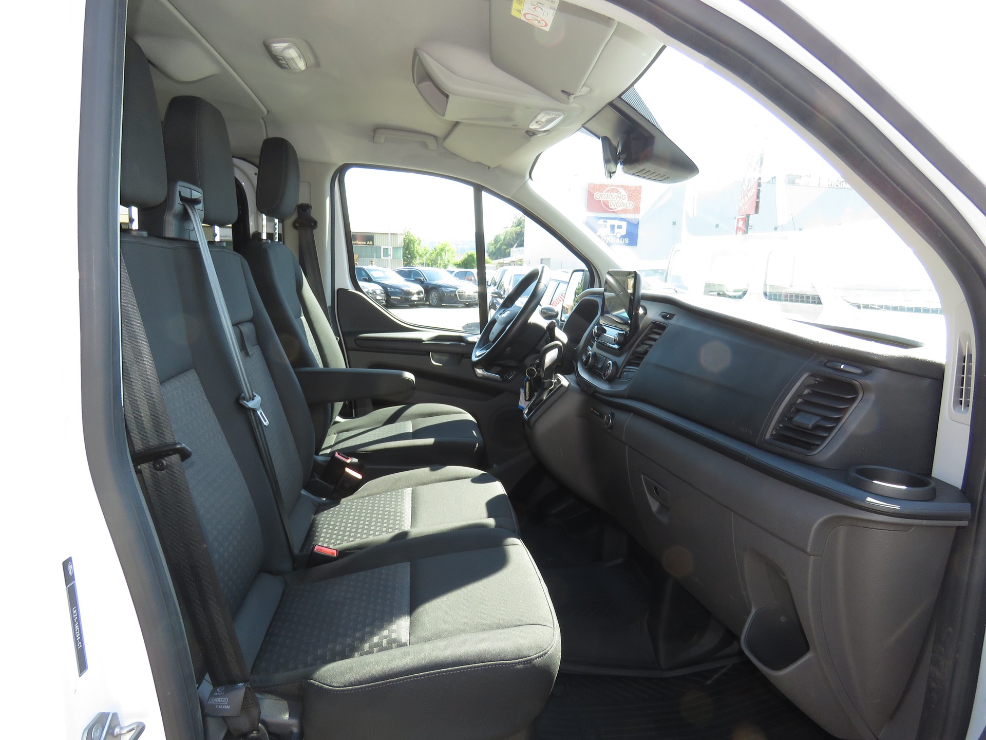 FORD Transit Custom 1.0 Eco Boost 320 L1H1 Trend PHEV (9-Plätzer, Automat) ab Platz !!!-image-9